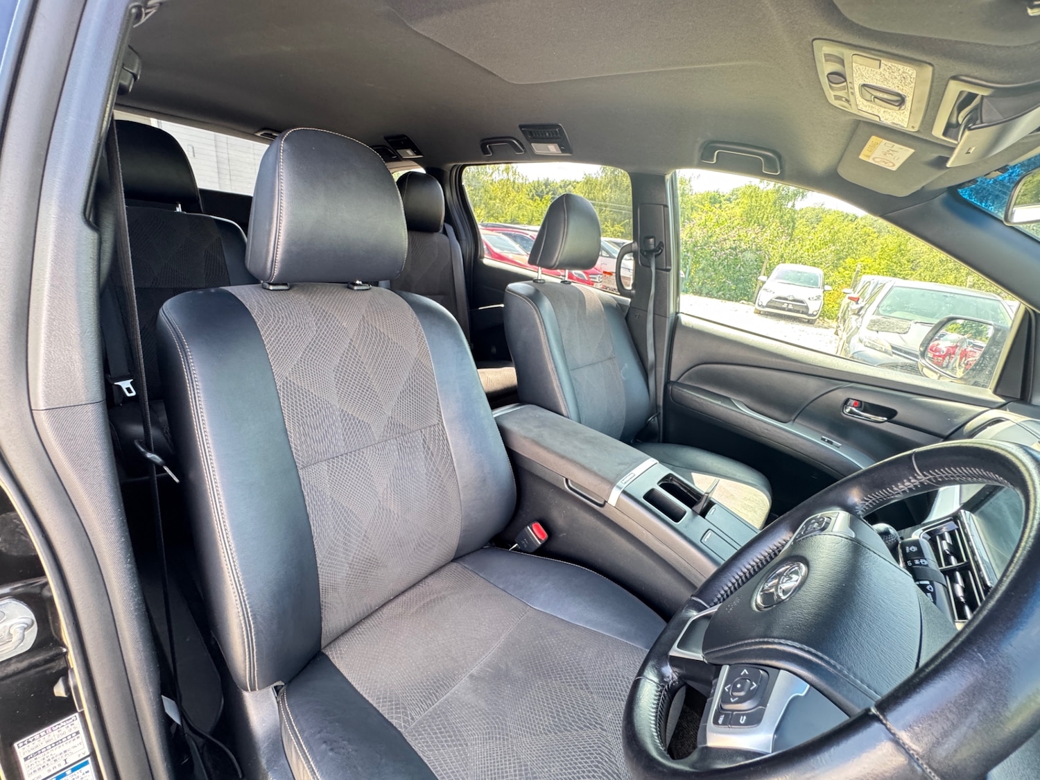 Used Toyota Estima 2025 for sale - 76195884: Photo 40