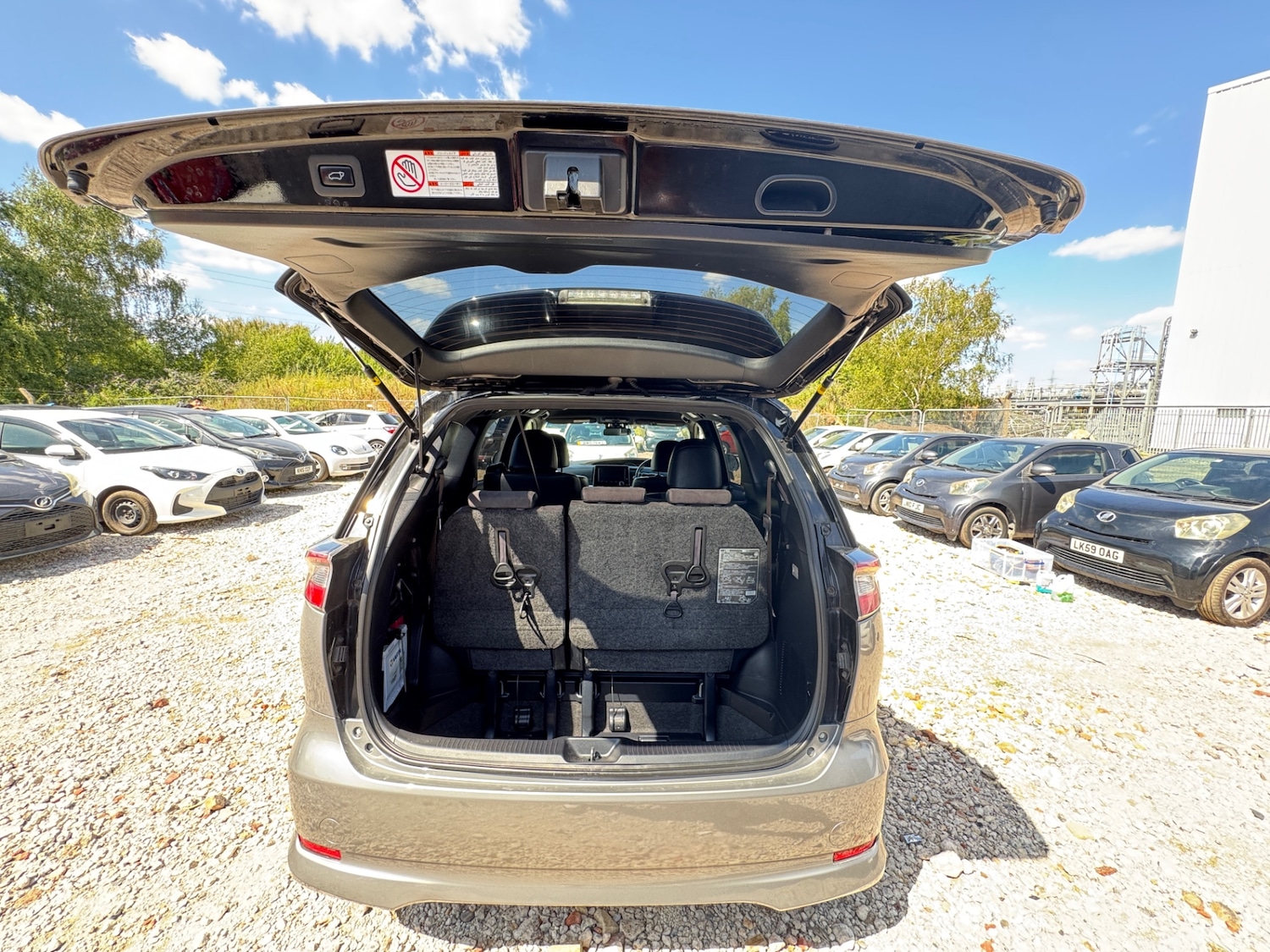 Used Toyota Estima 2025 for sale - 76195884: Photo 54