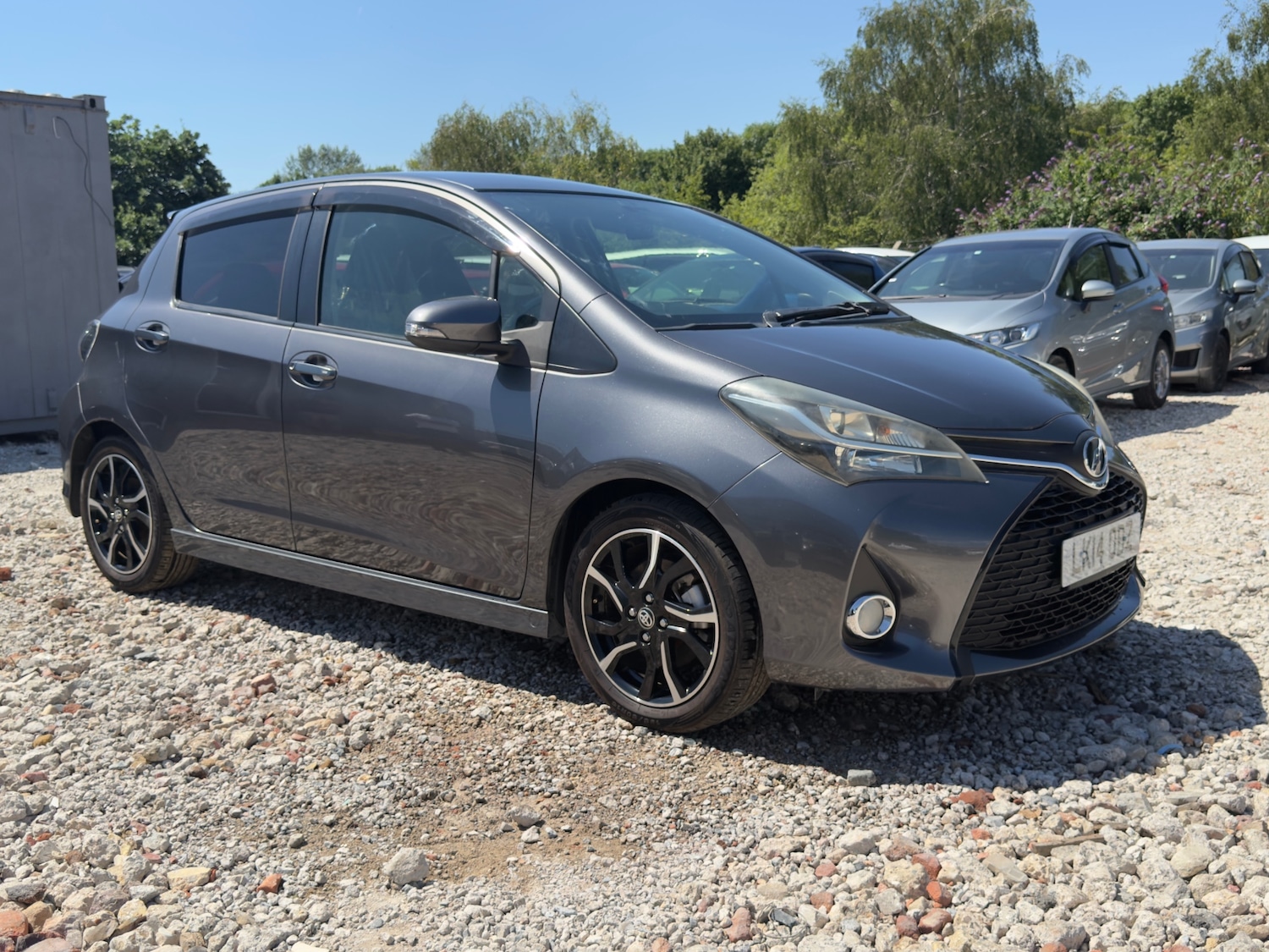 Used Toyota Vitz 2014 for sale - 76196159: Photo 2