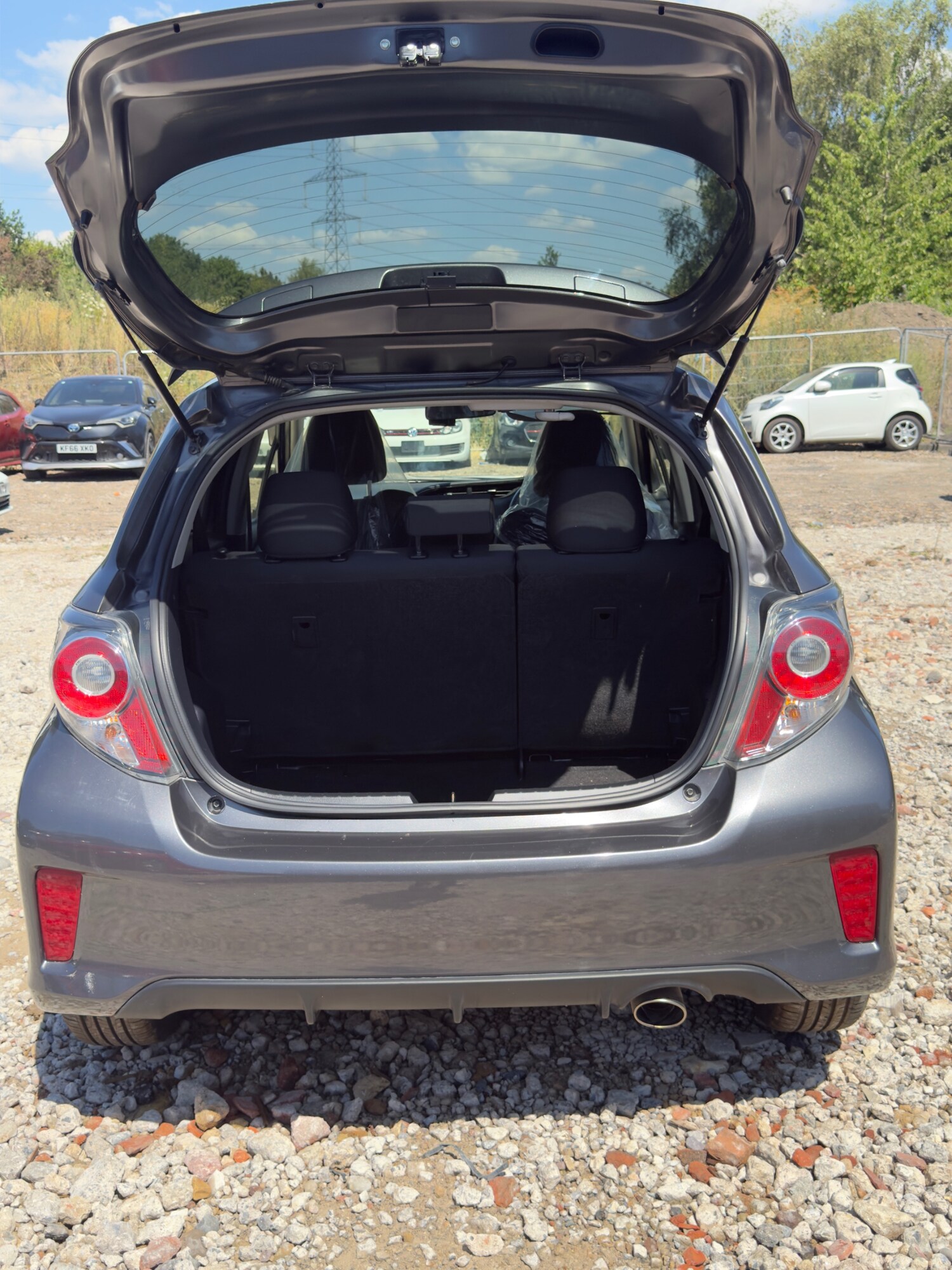 Used Toyota Vitz 2014 for sale - 76196159: Photo 35