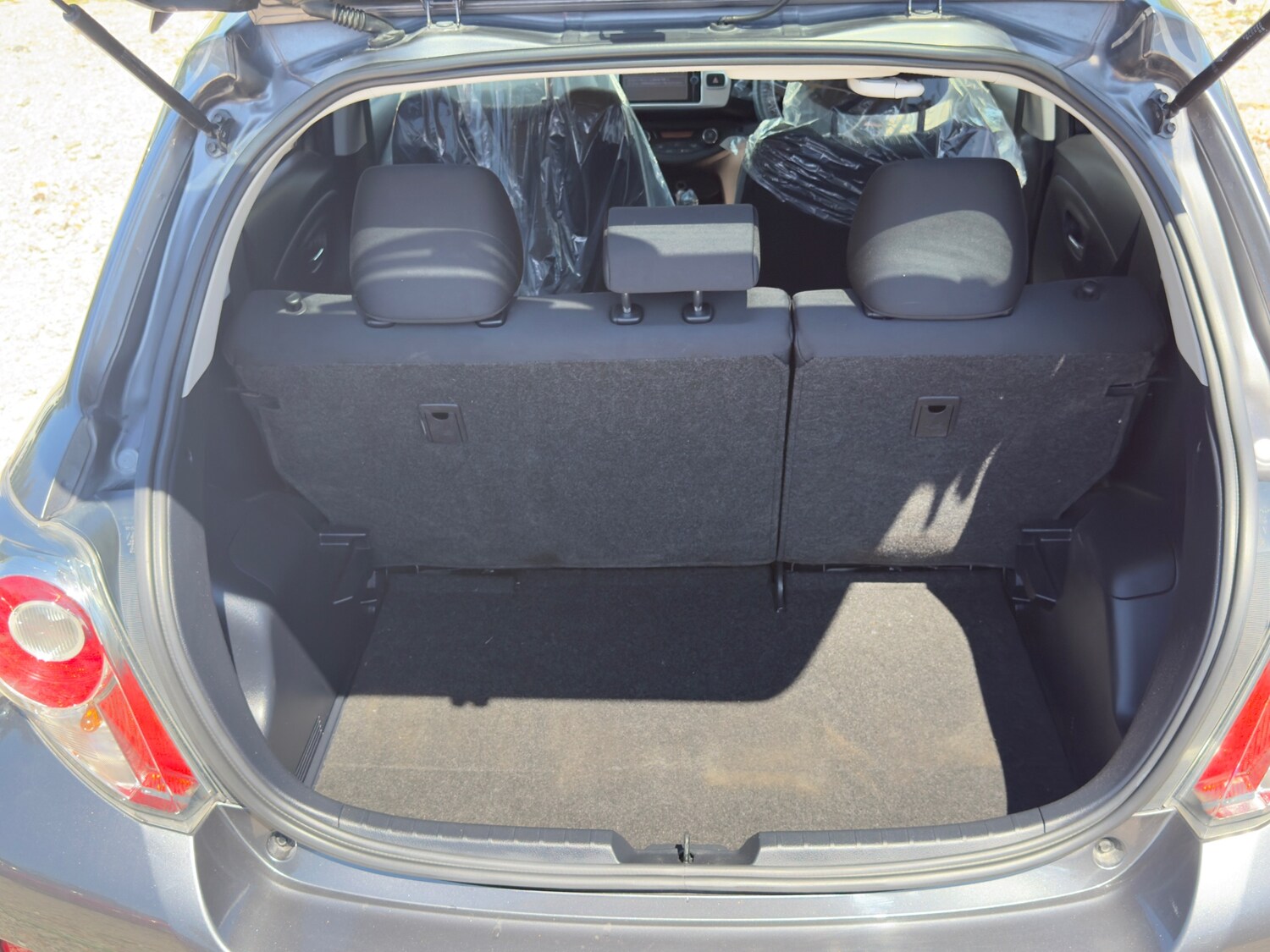 Used Toyota Vitz 2014 for sale - 76196159: Photo 37