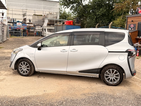 Used Toyota Sienta 2025 for sale - 76195871: Photo 13