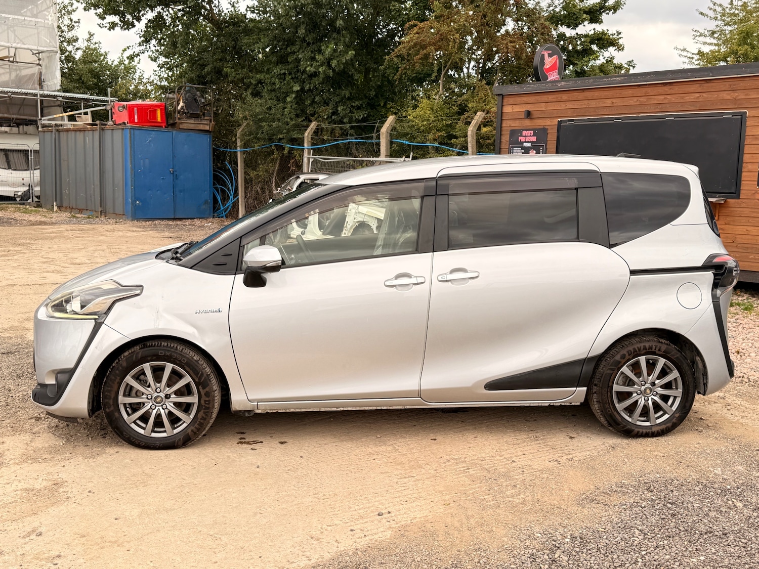 Used Toyota Sienta 2015 for sale - 76195871: Photo 14