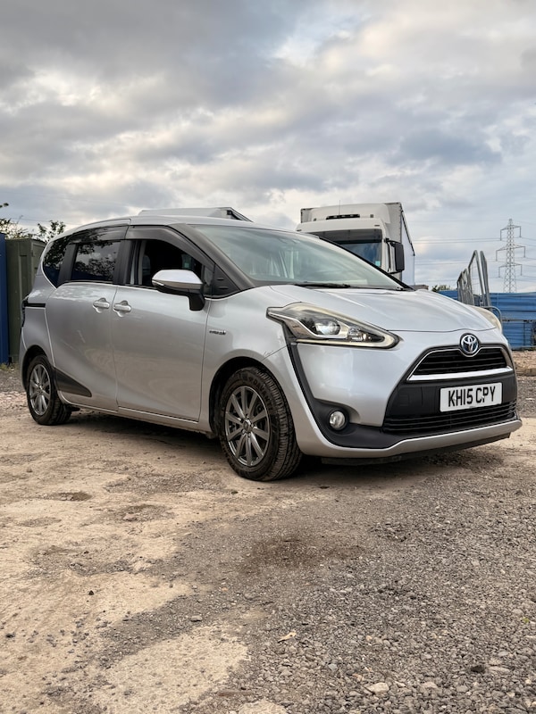 Used Toyota Sienta 2025 for sale - 76195871: Photo 1
