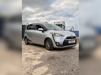 Used Toyota Sienta 2015 for sale - 76195871: Photo