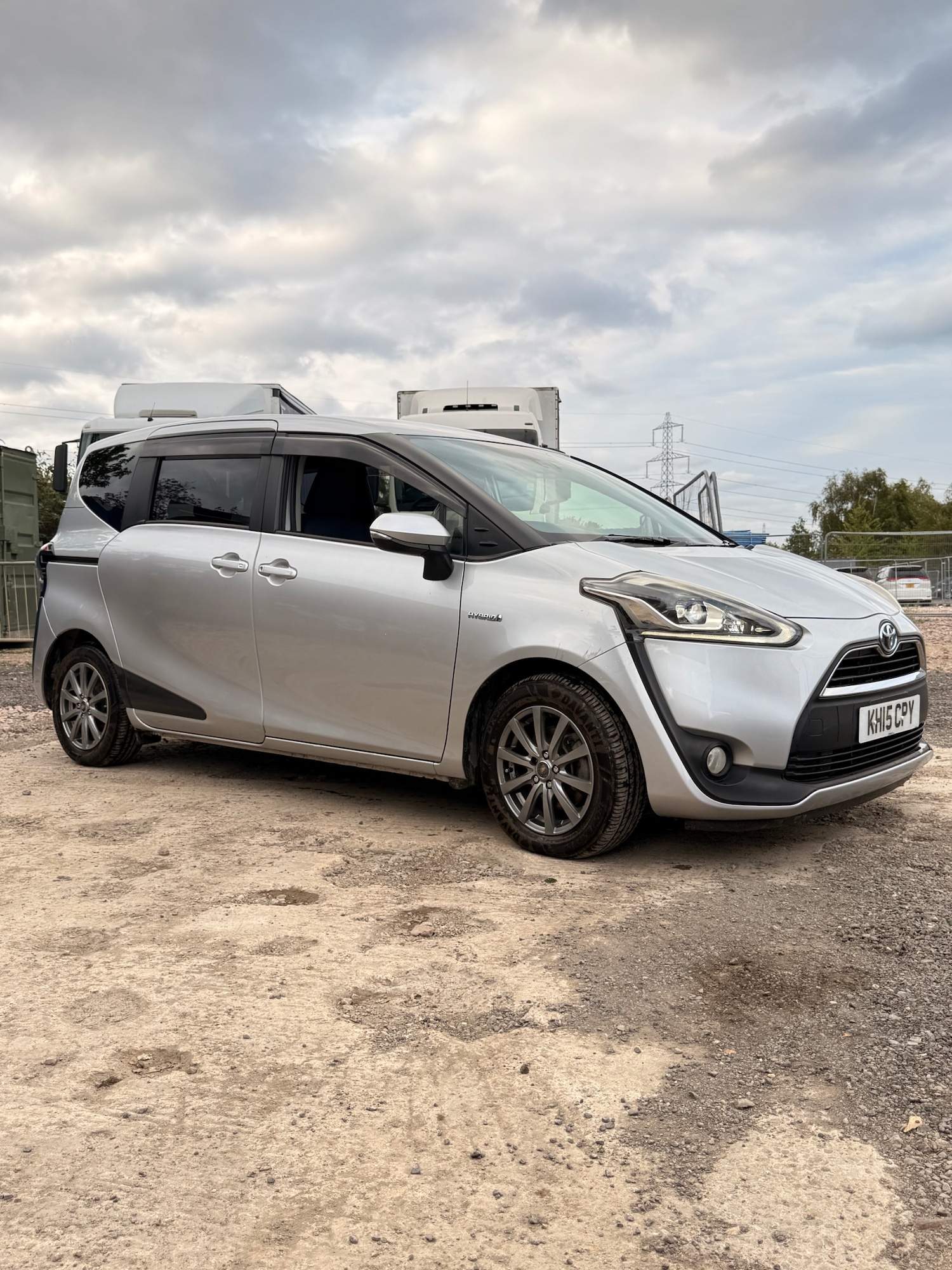 Used Toyota Sienta 2015 for sale - 76195871: Photo 2