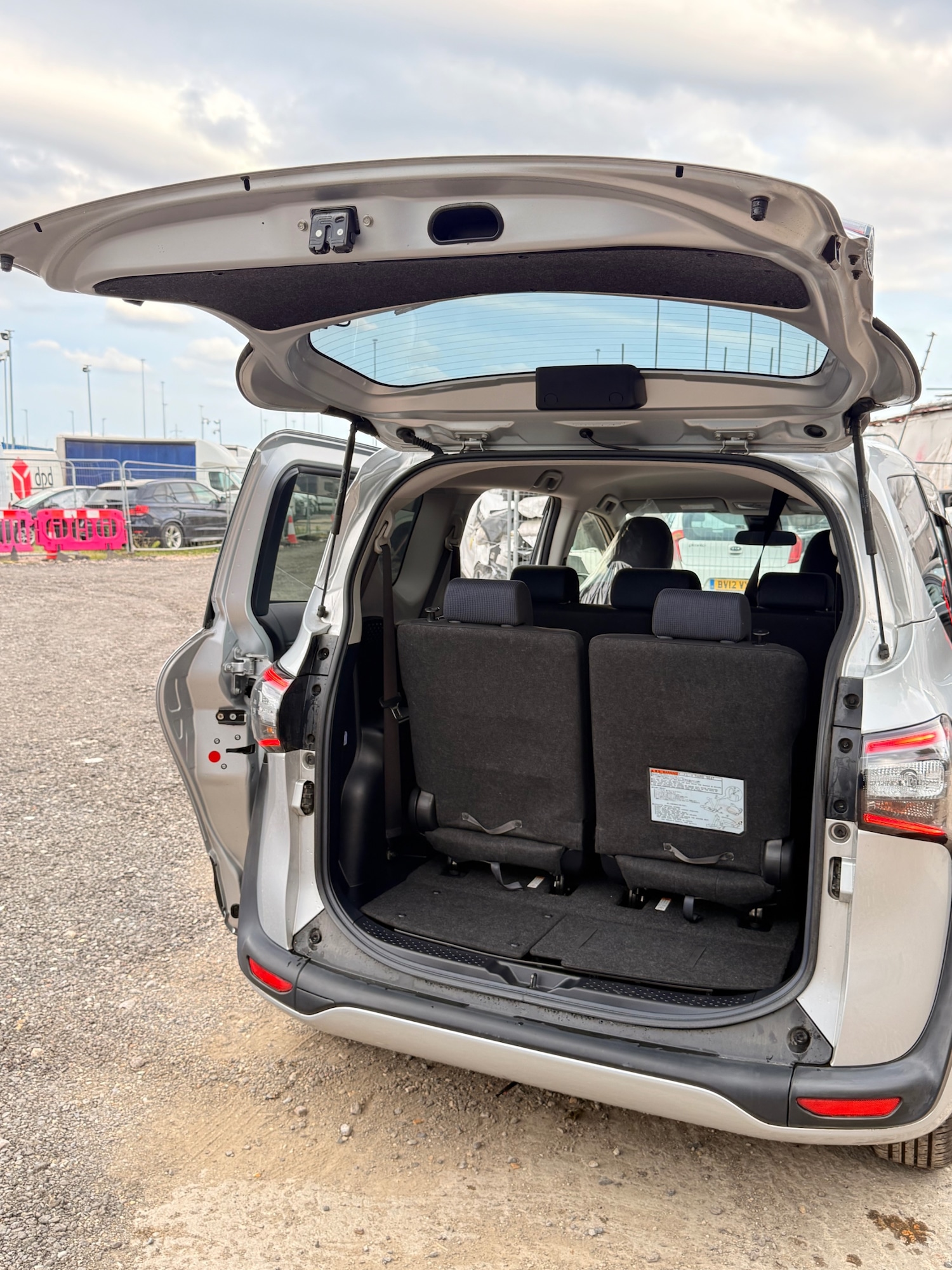 Used Toyota Sienta 2015 for sale - 76195871: Photo 27