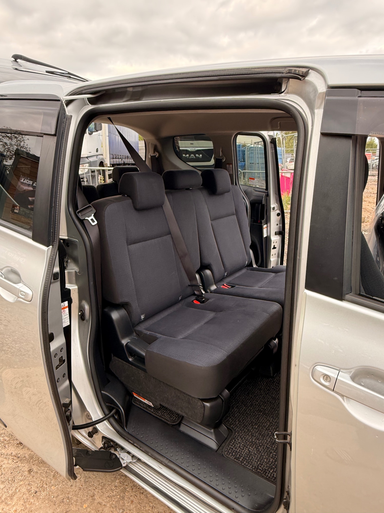 Used Toyota Sienta 2015 for sale - 76195871: Photo 29