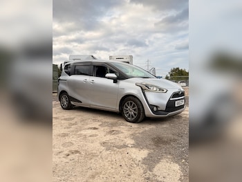 Used Toyota Sienta 2015 for sale - 76195871: Photo