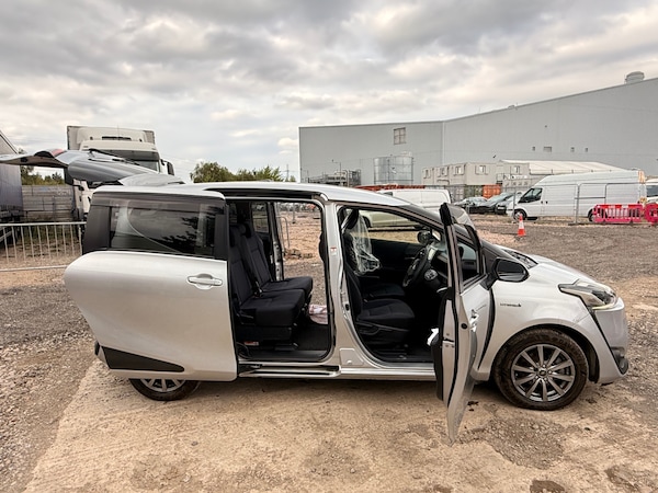 Used Toyota Sienta 2025 for sale - 76195871: Photo 30