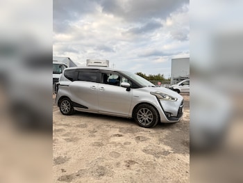 Used Toyota Sienta 2015 for sale - 76195871: Photo