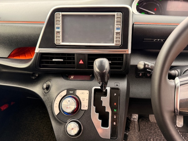 Used Toyota Sienta 2025 for sale - 76195871: Photo 48