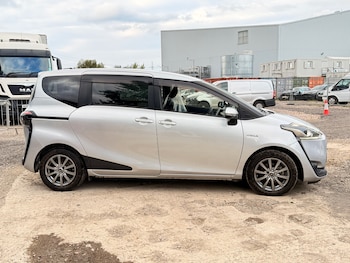 Used Toyota Sienta 2015 for sale - 76195871: Photo