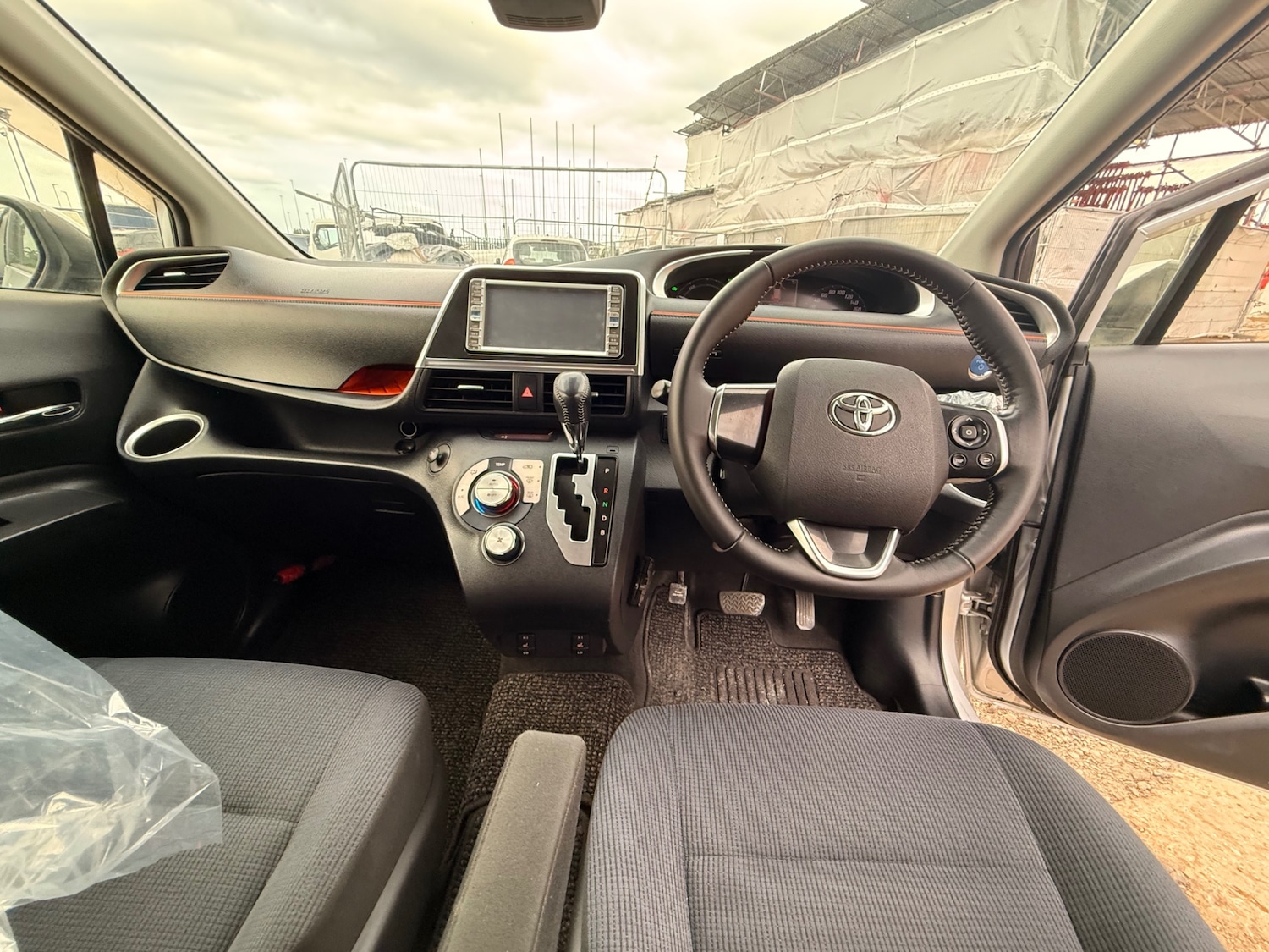 Used Toyota Sienta 2015 for sale - 76195871: Photo 55