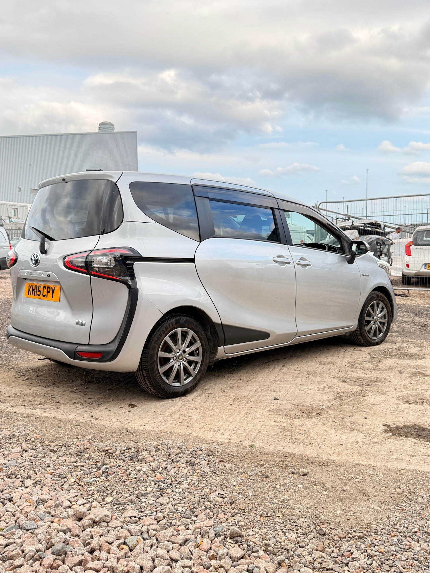 Used Toyota Sienta 2015 for sale - 76195871: Photo 6