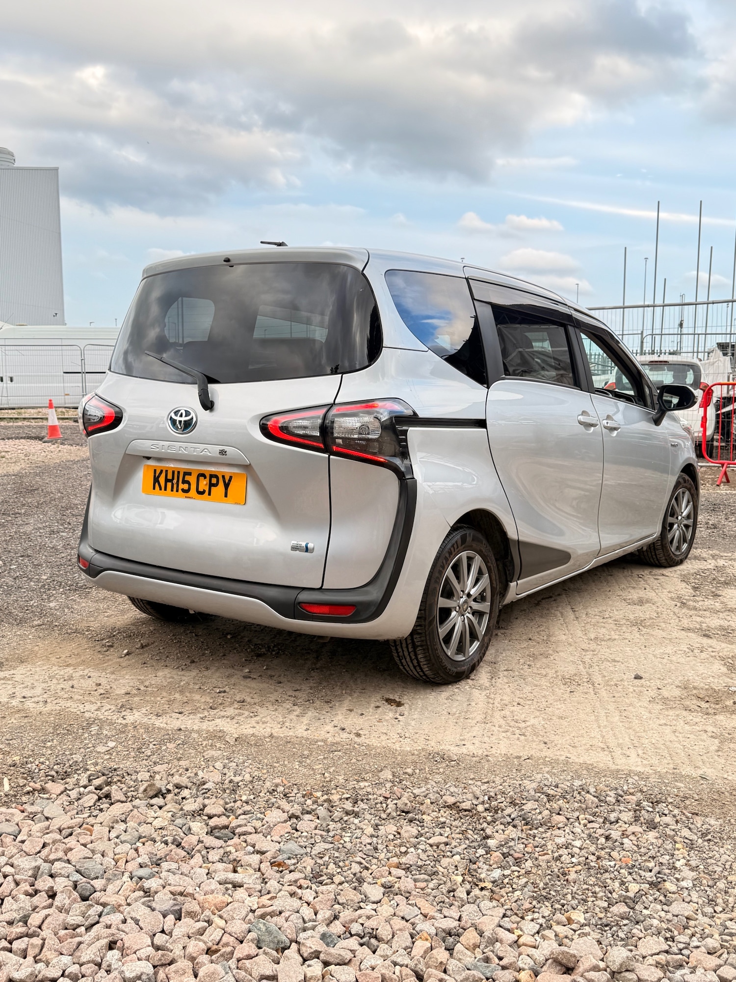 Used Toyota Sienta 2015 for sale - 76195871: Photo 7