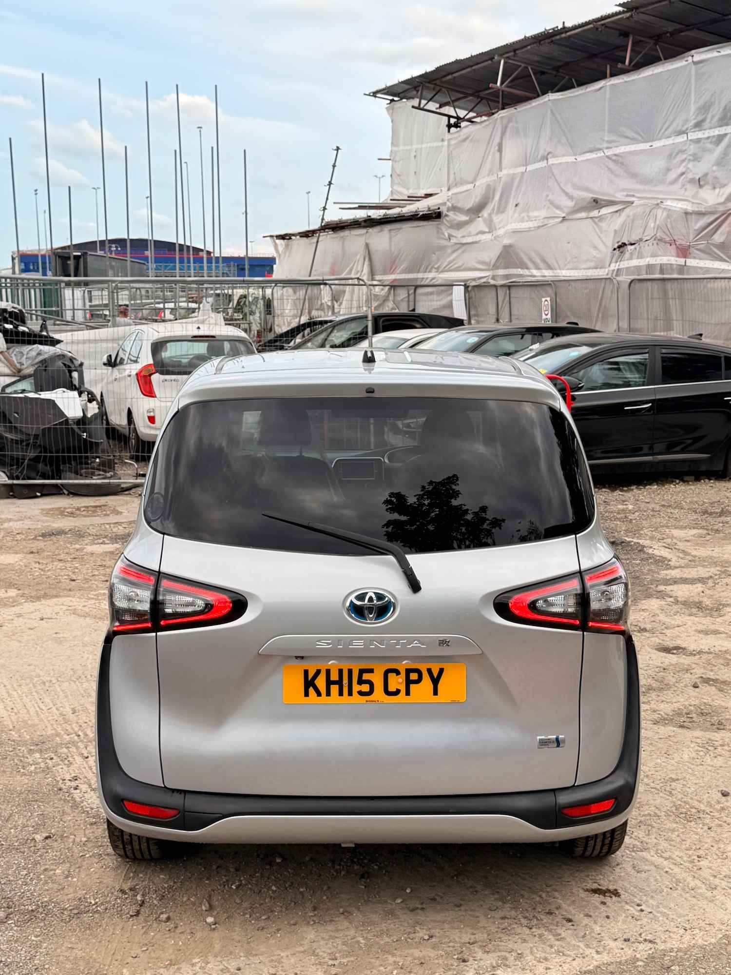 Used Toyota Sienta 2015 for sale - 76195871: Photo 9