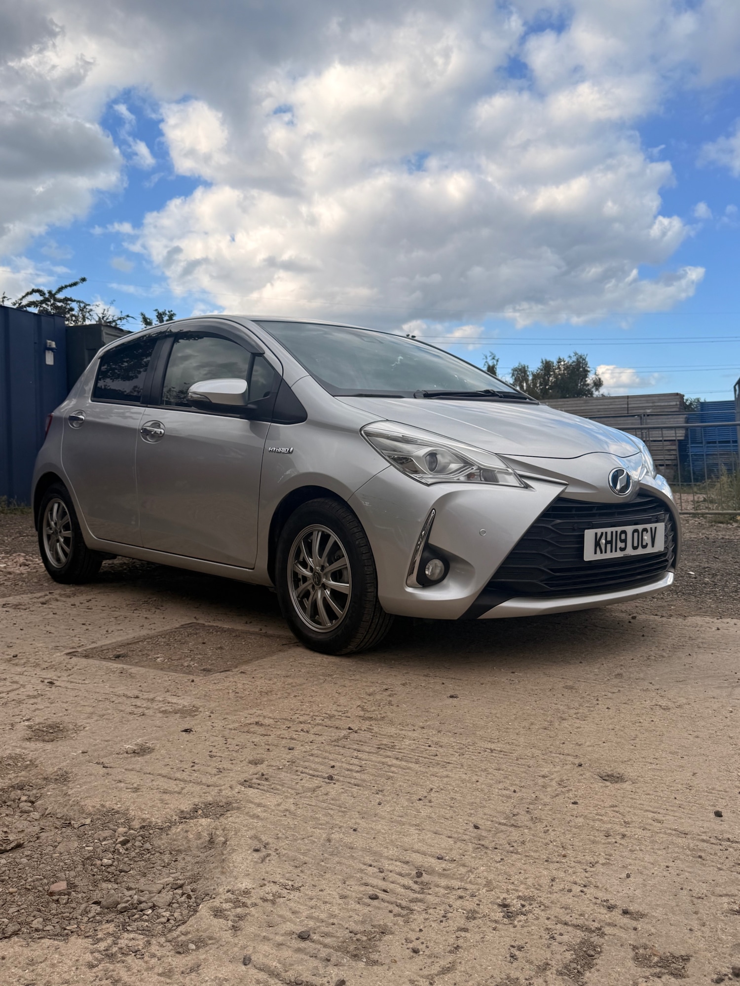 Used Toyota Vitz 2025 for sale - 76195865: Photo 2