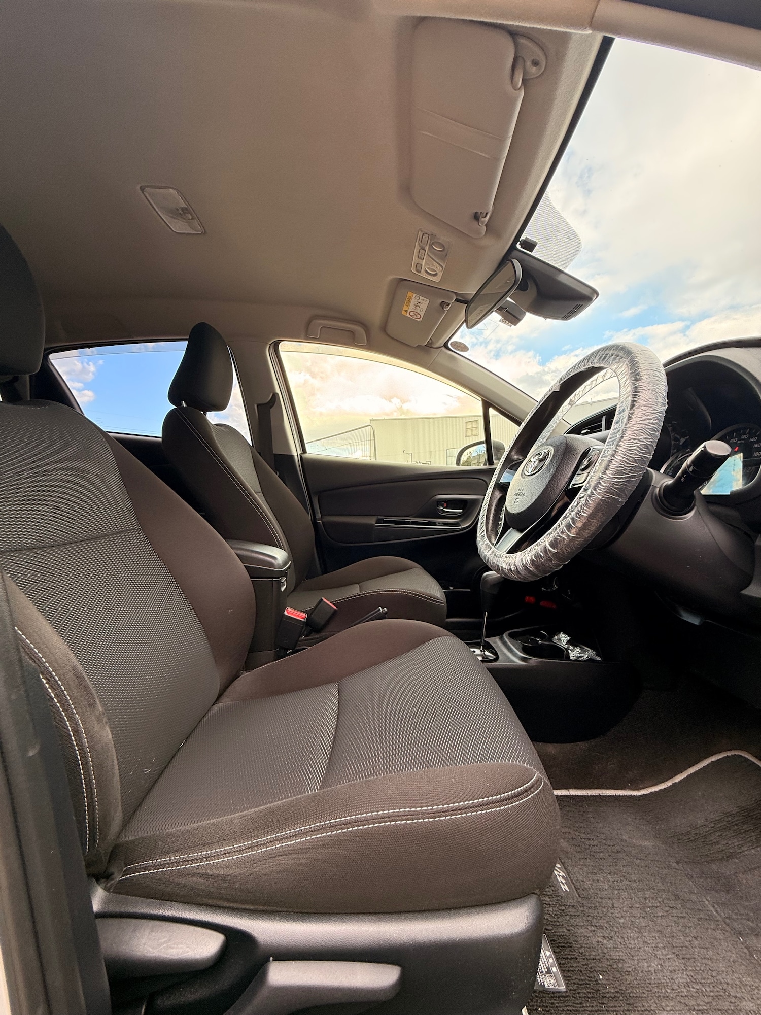 Used Toyota Vitz 2025 for sale - 76195865: Photo 41