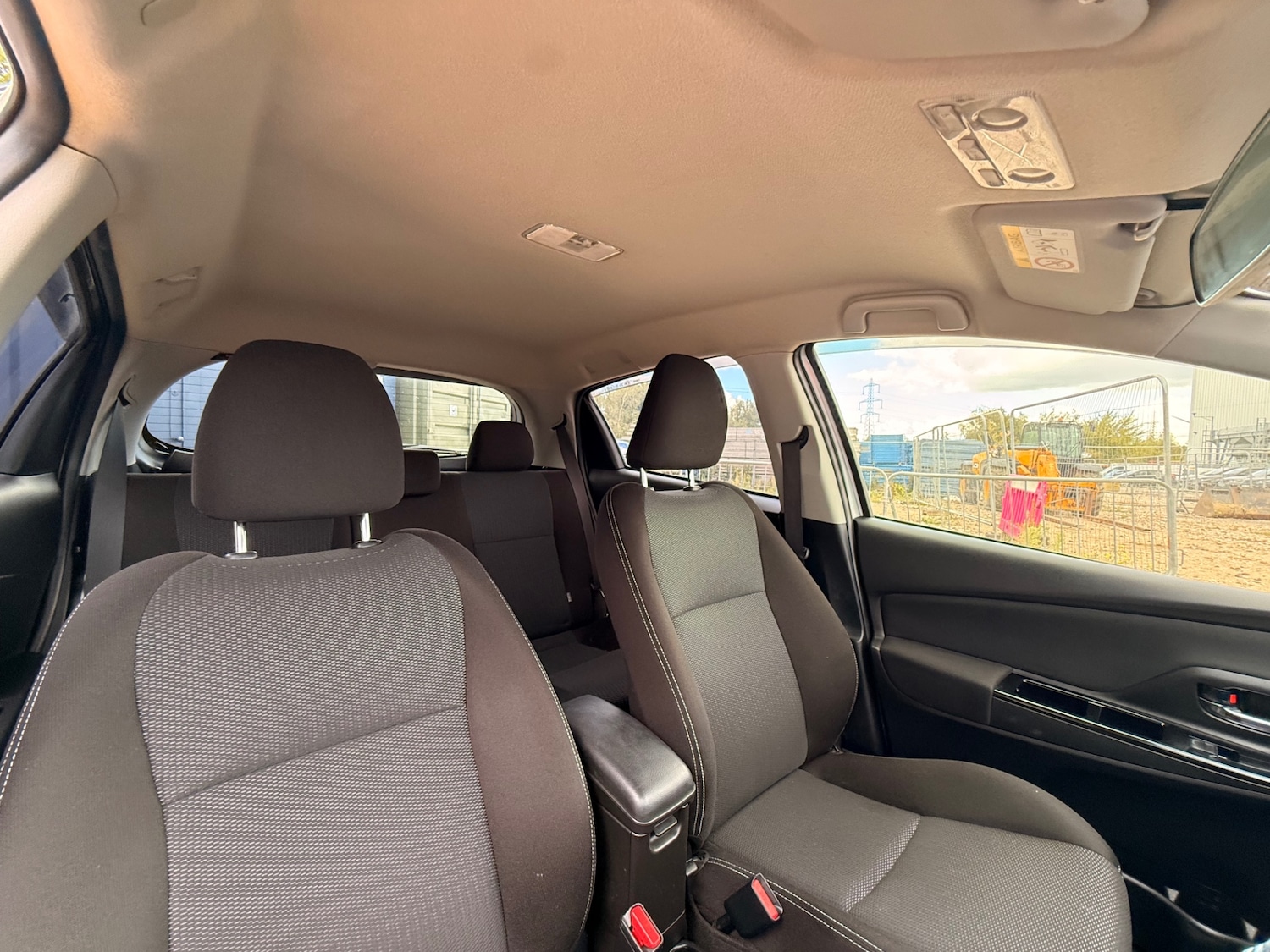 Used Toyota Vitz 2025 for sale - 76195865: Photo 42