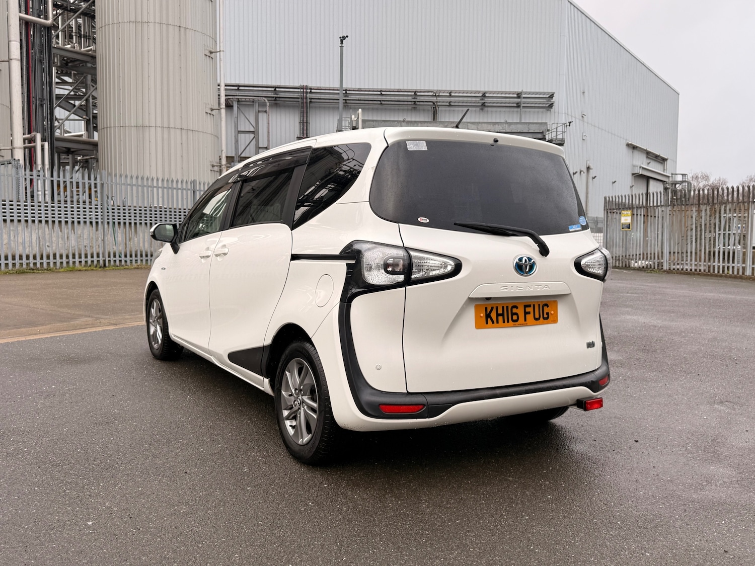 Used Toyota Sienta 2016 for sale - 77569816: Photo 12