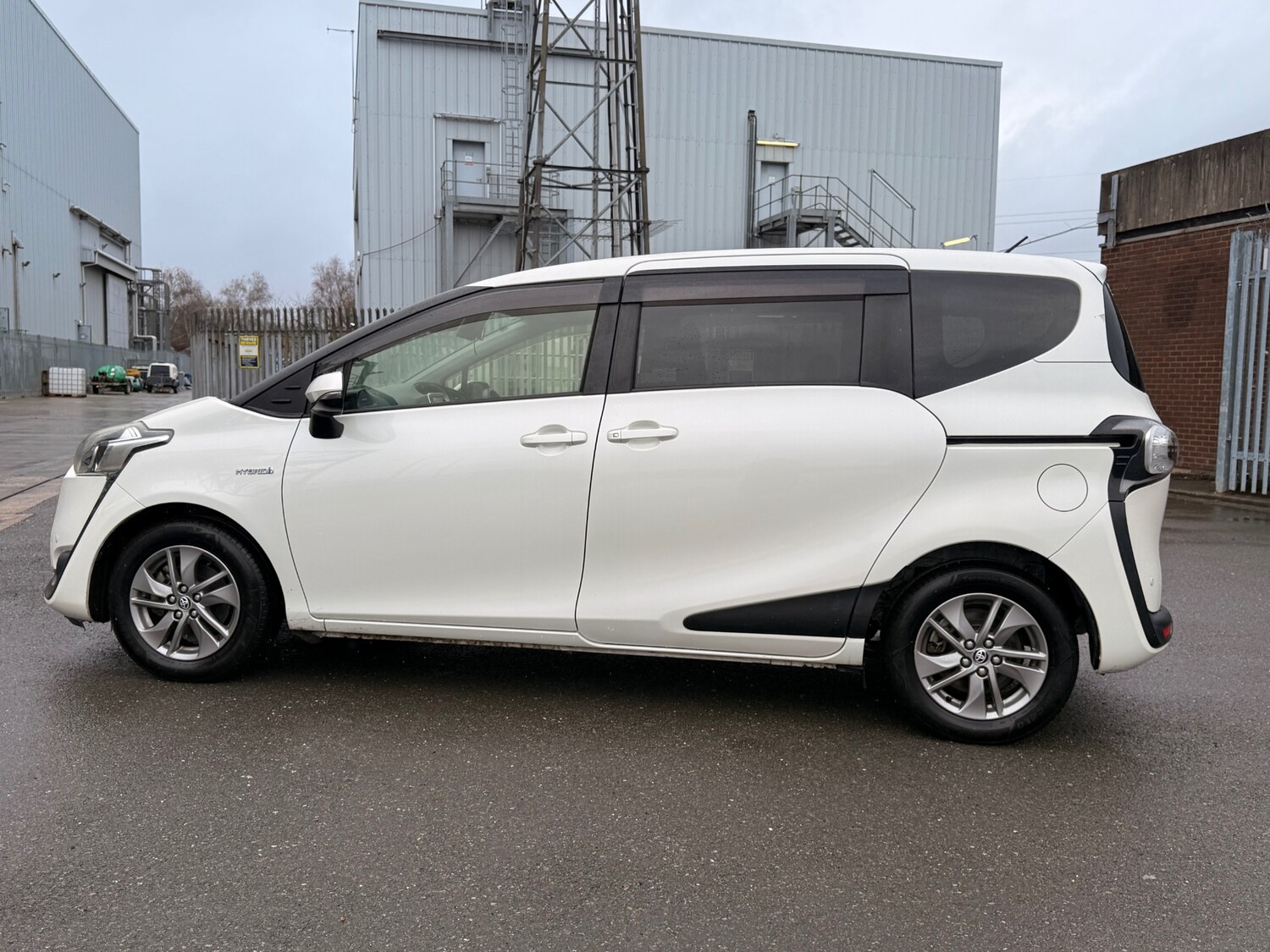 Used Toyota Sienta 2016 for sale - 77569816: Photo 14