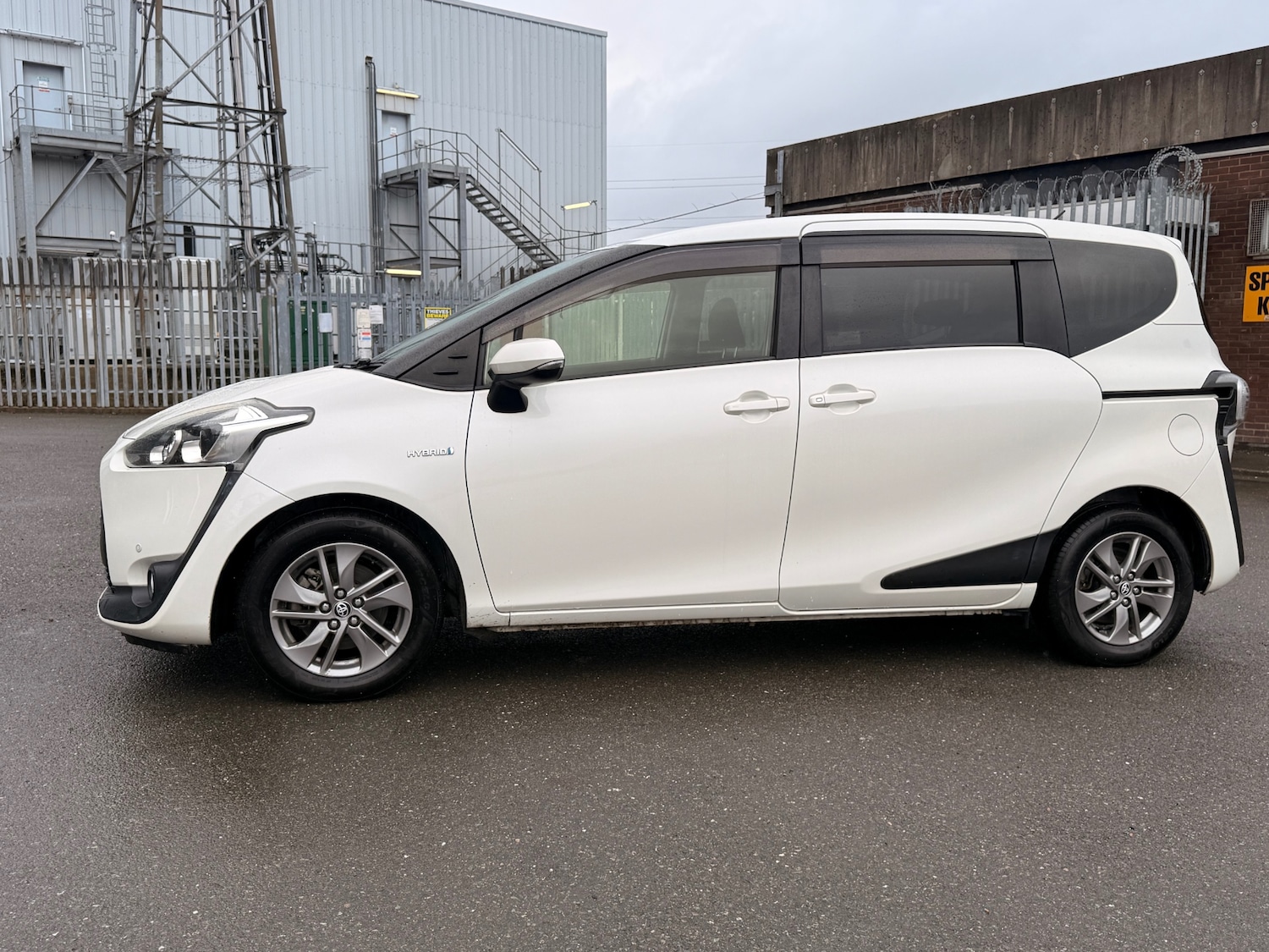 Used Toyota Sienta 2016 for sale - 77569816: Photo 15