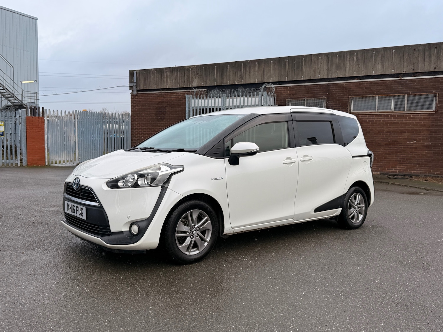 Used Toyota Sienta 2016 for sale - 77569816: Photo 16