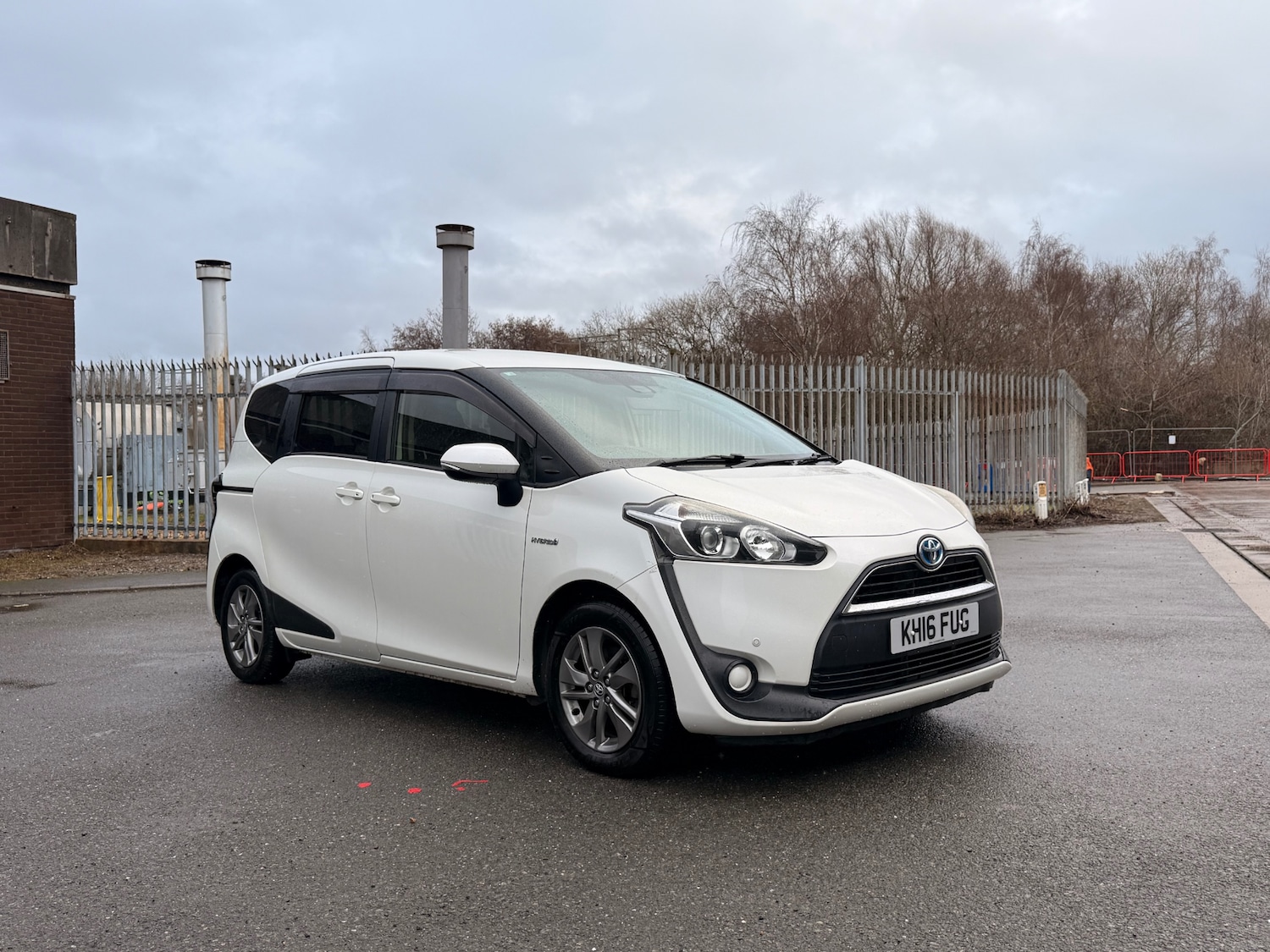 Used Toyota Sienta 2016 for sale - 77569816: Photo 3