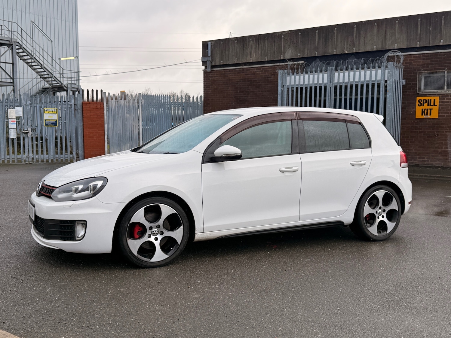 Used Volkswagen Golf 2011 for sale - 77570132: Photo 14