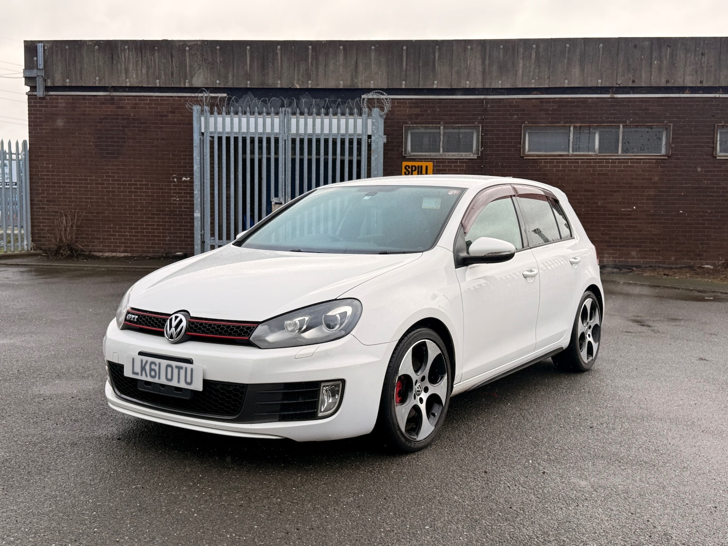 Used Volkswagen Golf 2011 for sale - 77570132: Photo 15