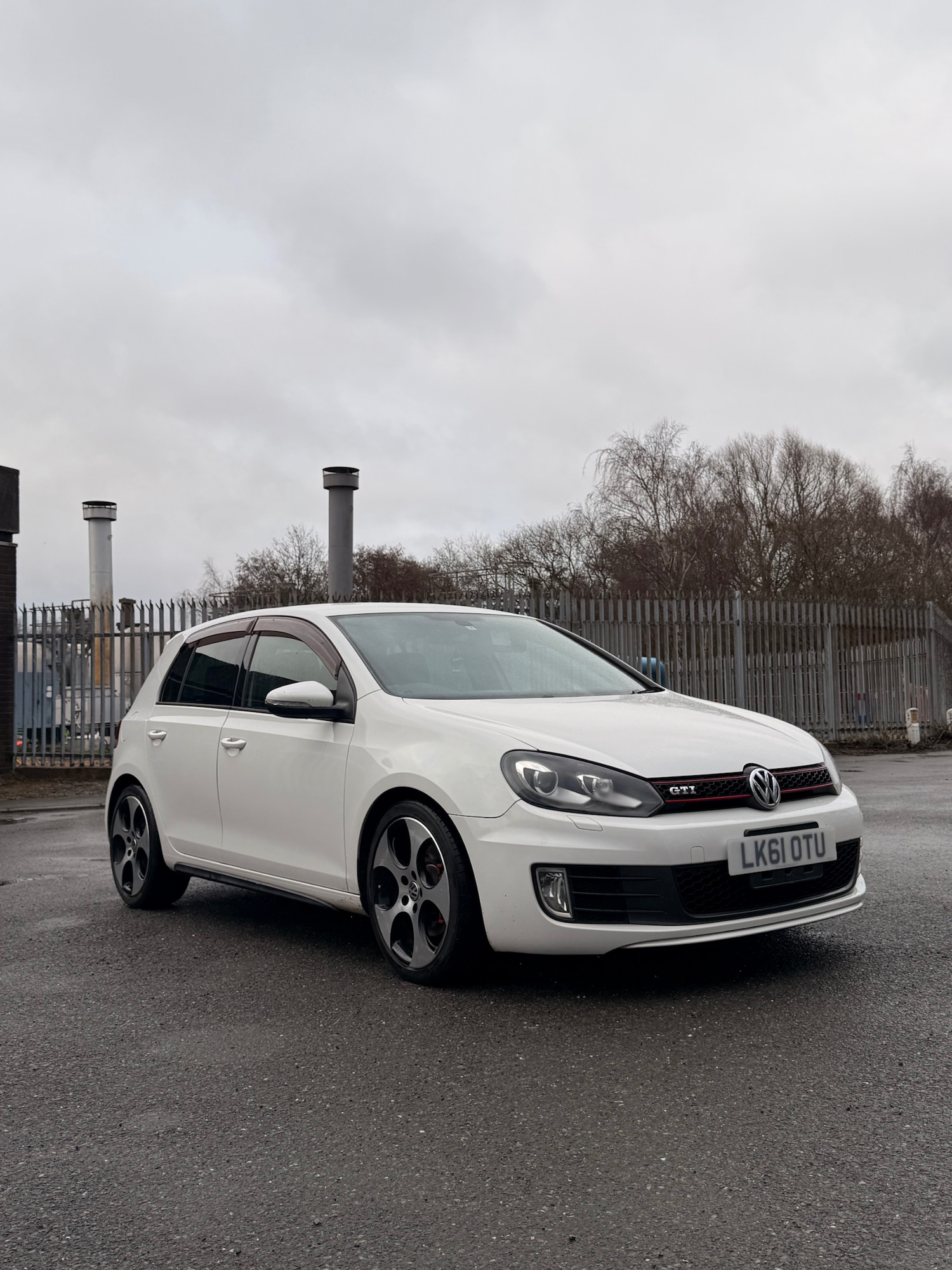 Used Volkswagen Golf 2011 for sale - 77570132: Photo 2