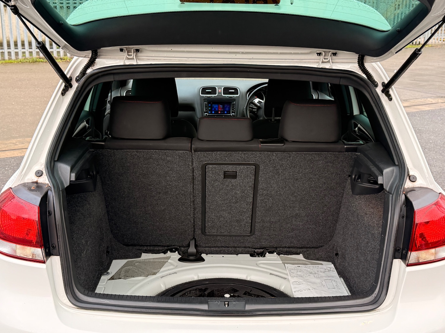 Used Volkswagen Golf 2011 for sale - 77570132: Photo 24