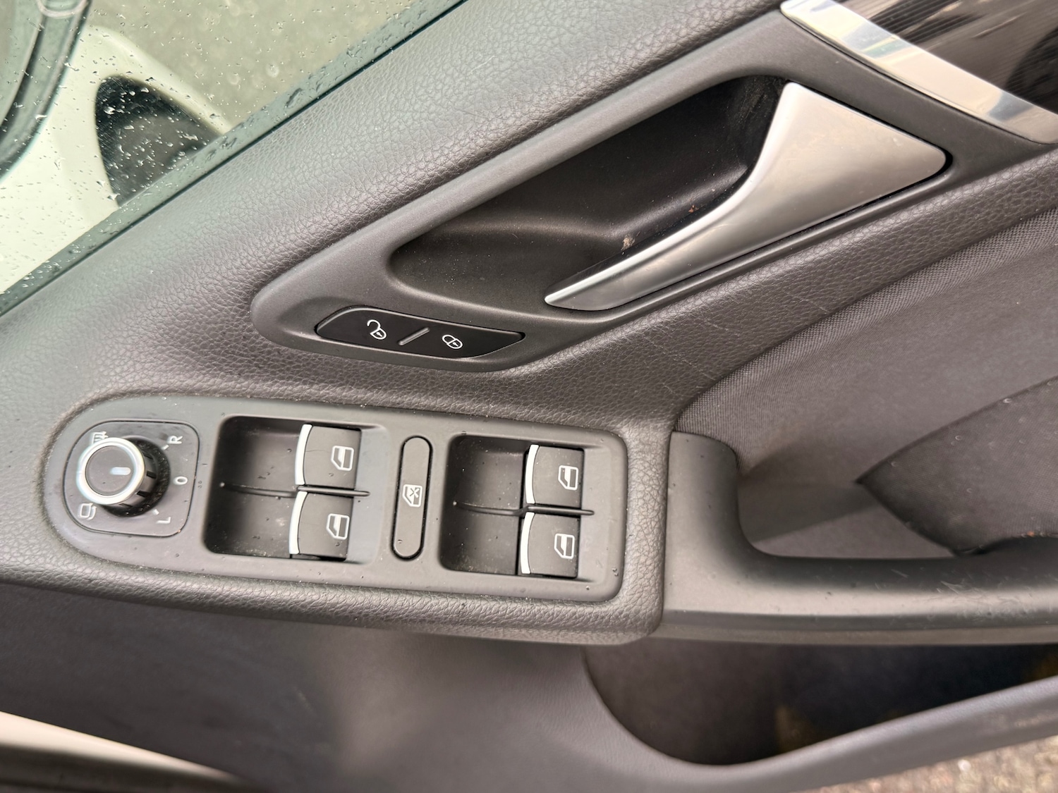 Used Volkswagen Golf 2011 for sale - 77570132: Photo 27