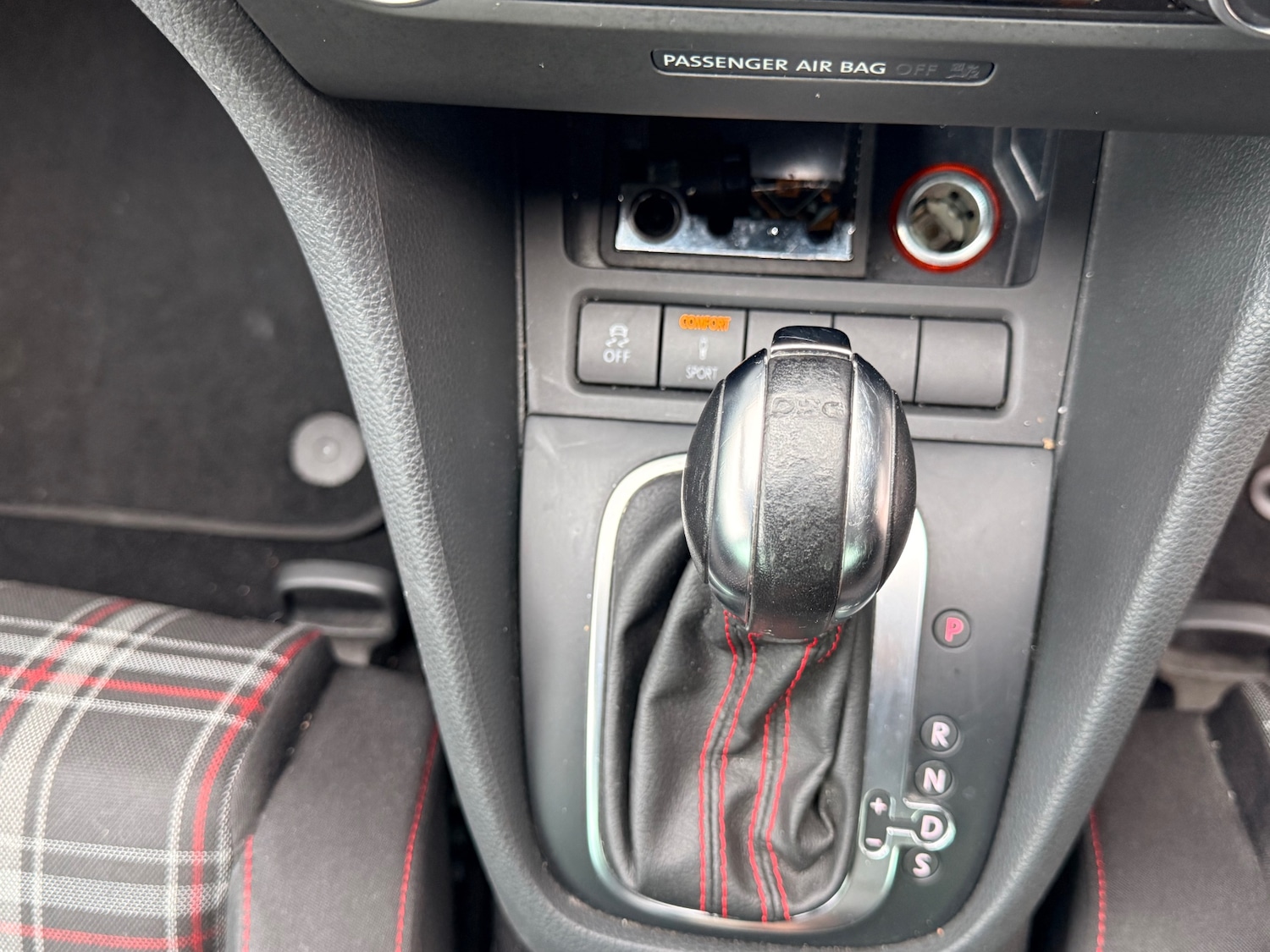 Used Volkswagen Golf 2011 for sale - 77570132: Photo 32