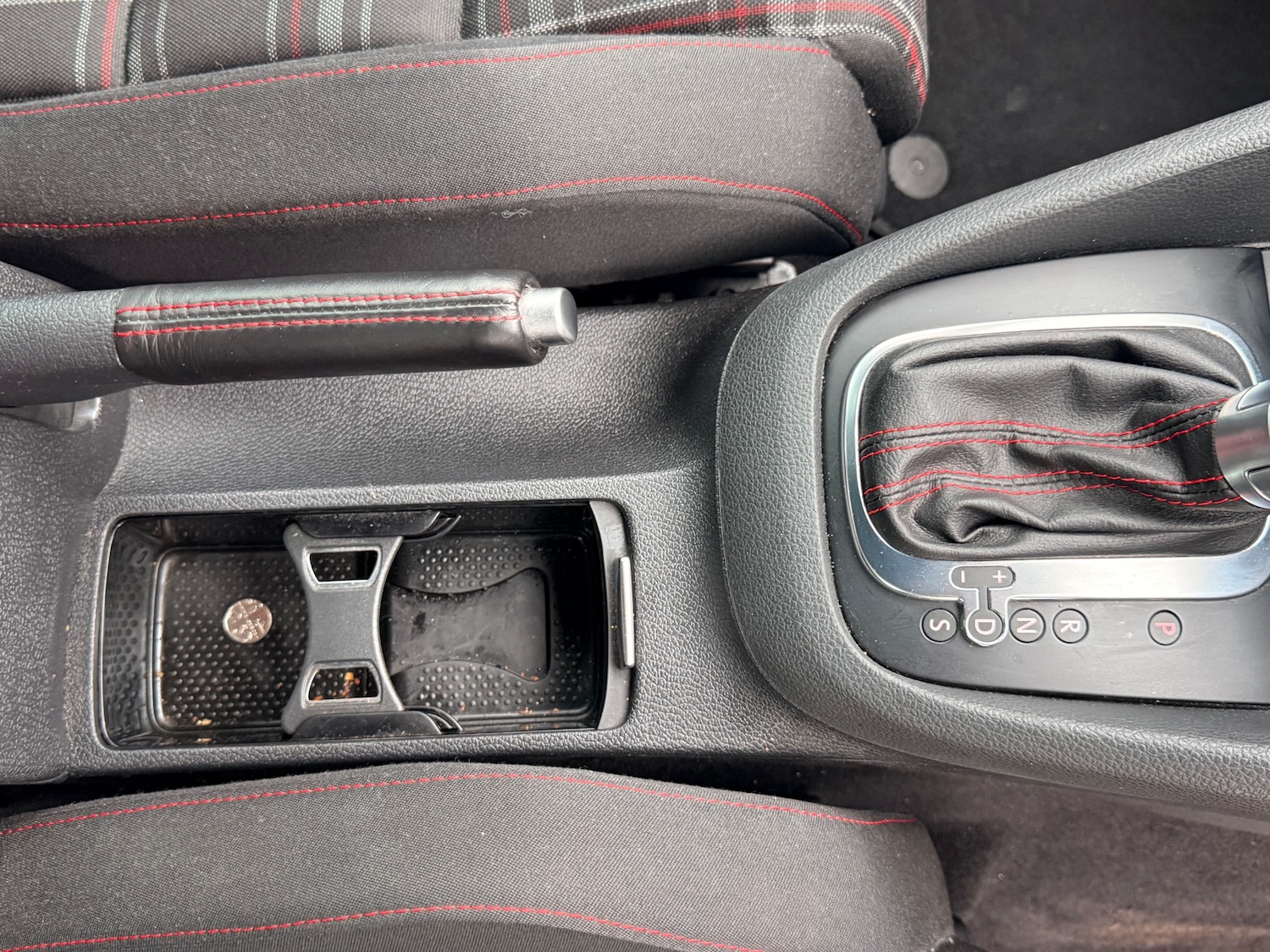 Used Volkswagen Golf 2011 for sale - 77570132: Photo 33