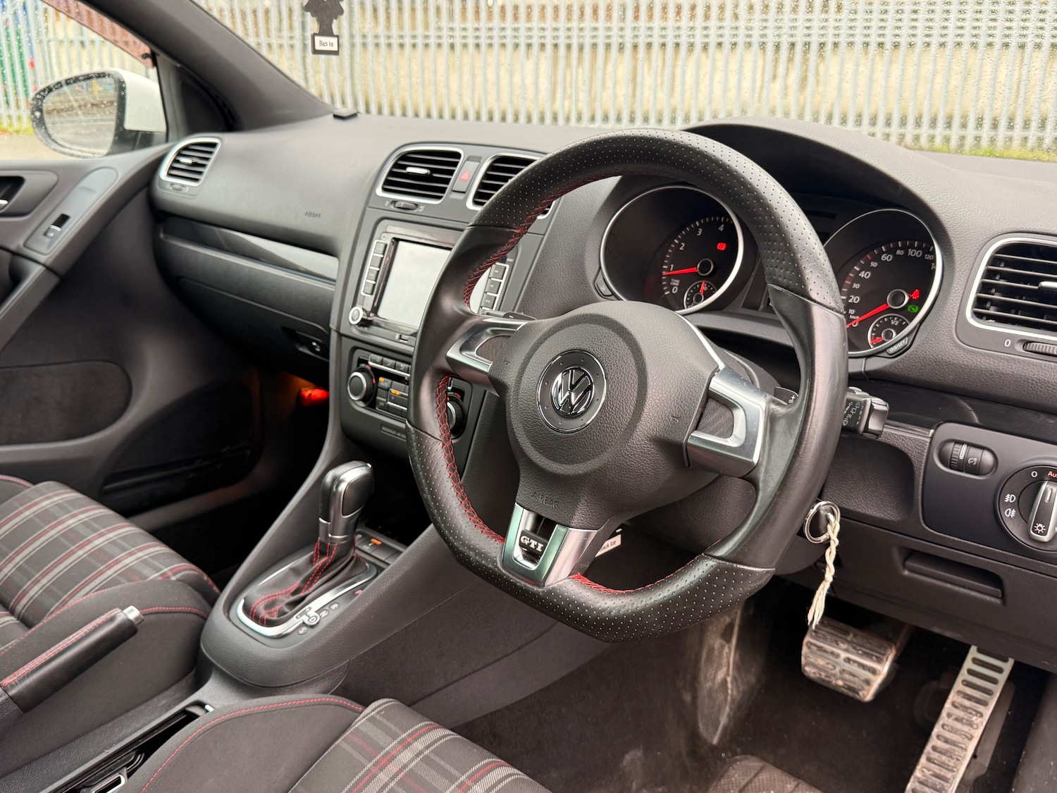 Used Volkswagen Golf 2011 for sale - 77570132: Photo 34