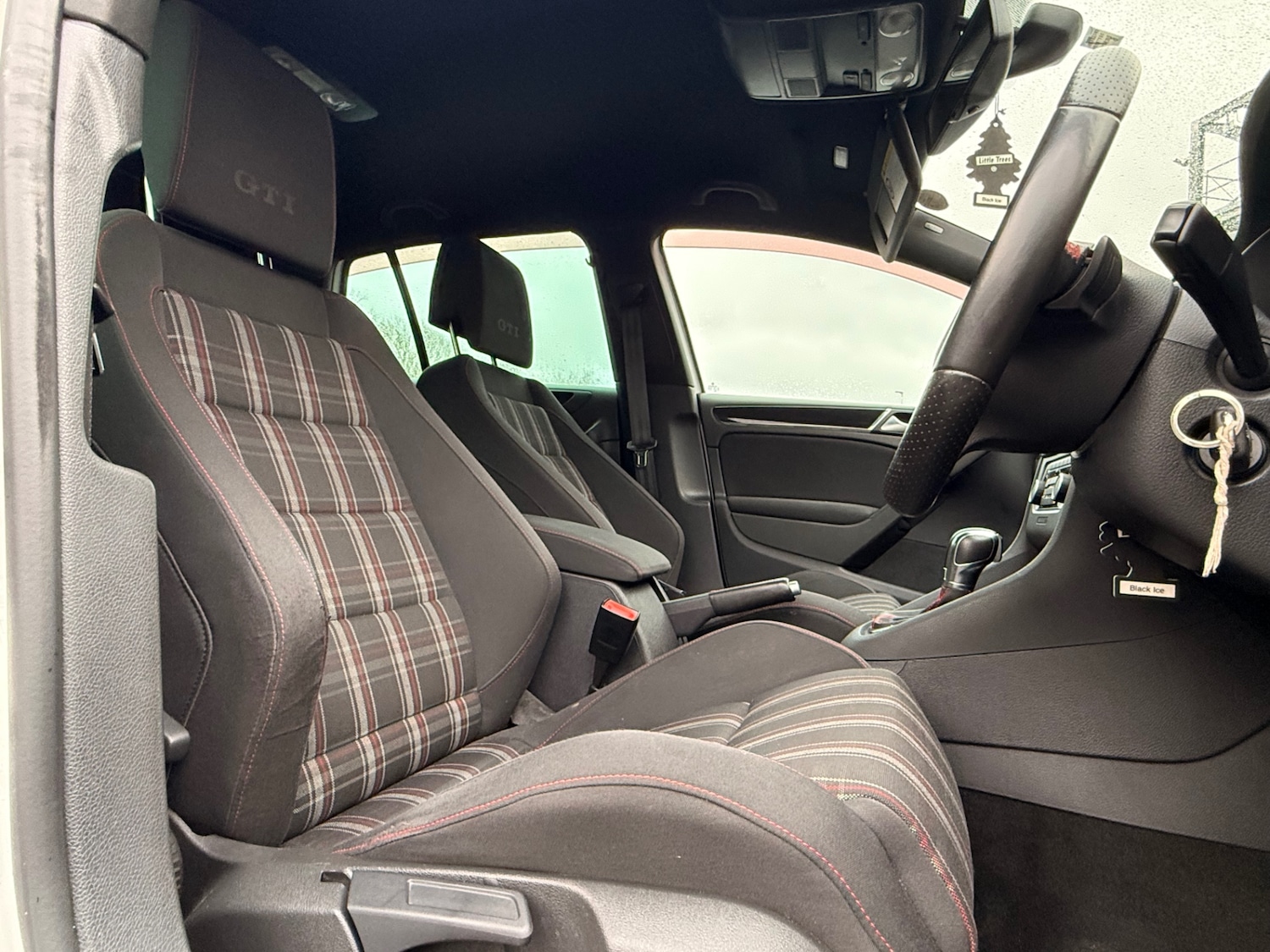 Used Volkswagen Golf 2011 for sale - 77570132: Photo 36