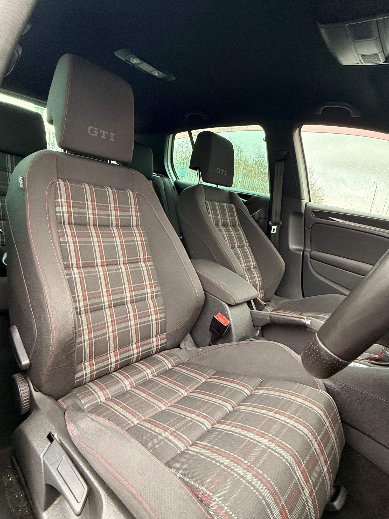 Used Volkswagen Golf 2011 for sale - 77570132: Photo 38