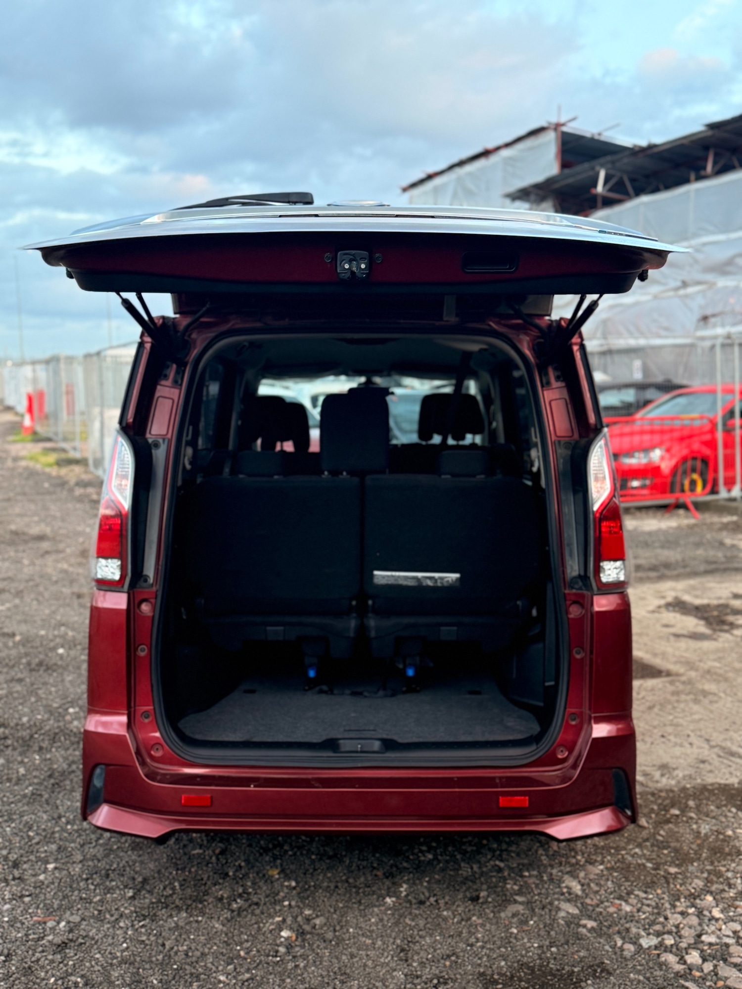 Used Nissan Serena 2025 for sale - 76430631: Photo 25