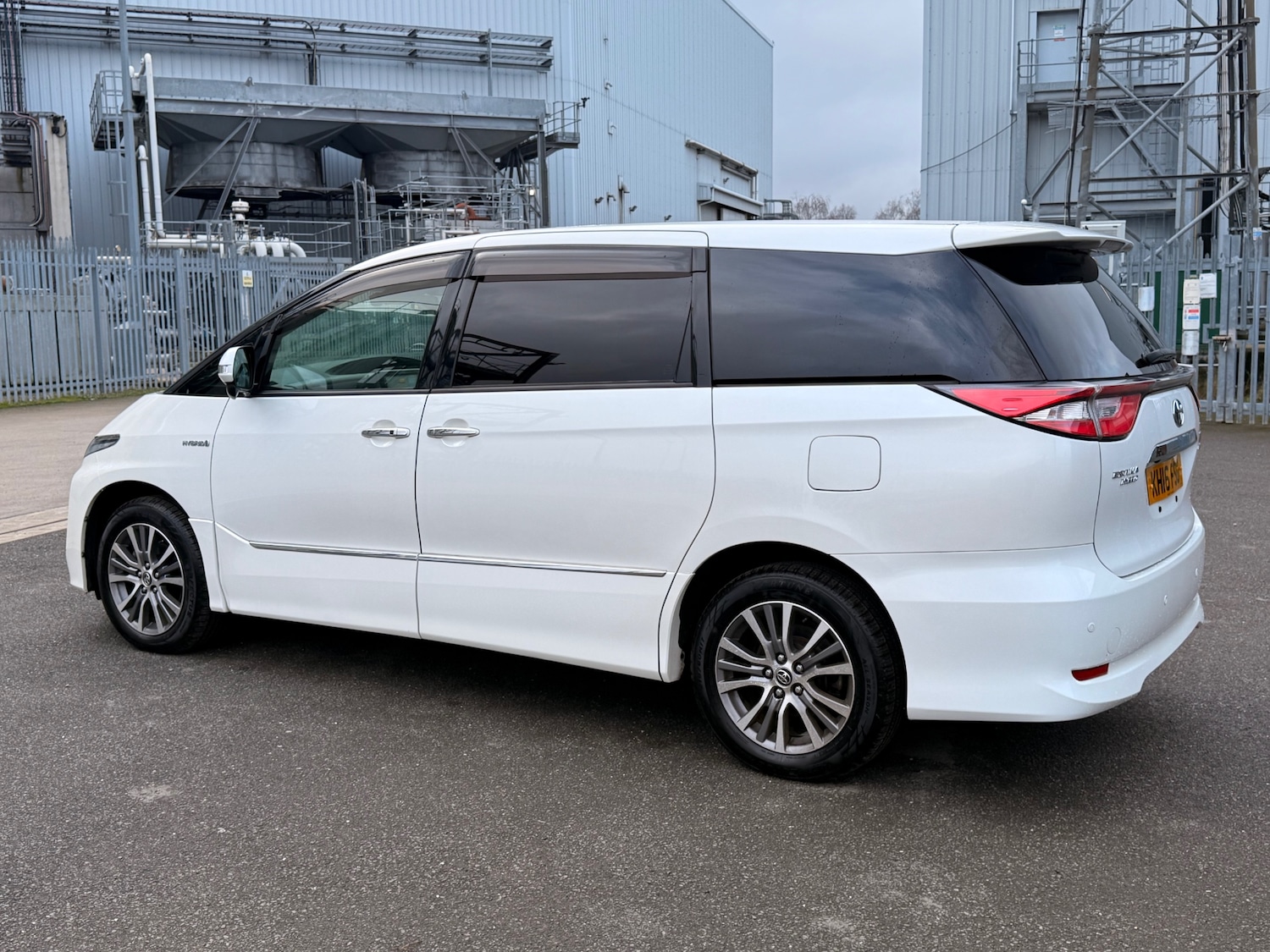 Used Toyota Estima 2016 for sale - 77570128: Photo 11