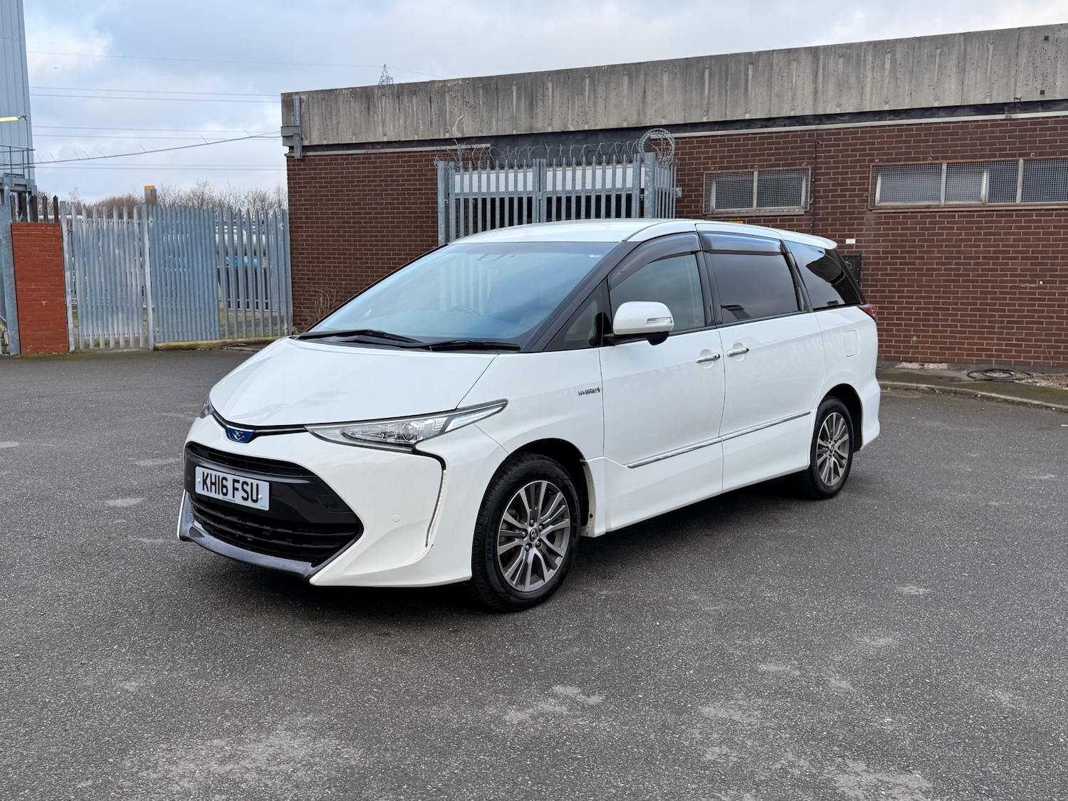 Used Toyota Estima 2016 for sale - 77570128: Photo 14