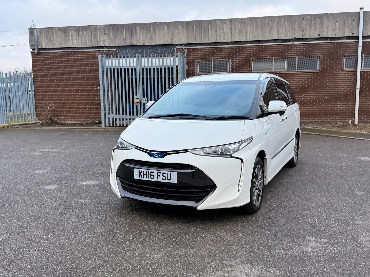 Used Toyota Estima 2016 for sale - 77570128: Photo 15