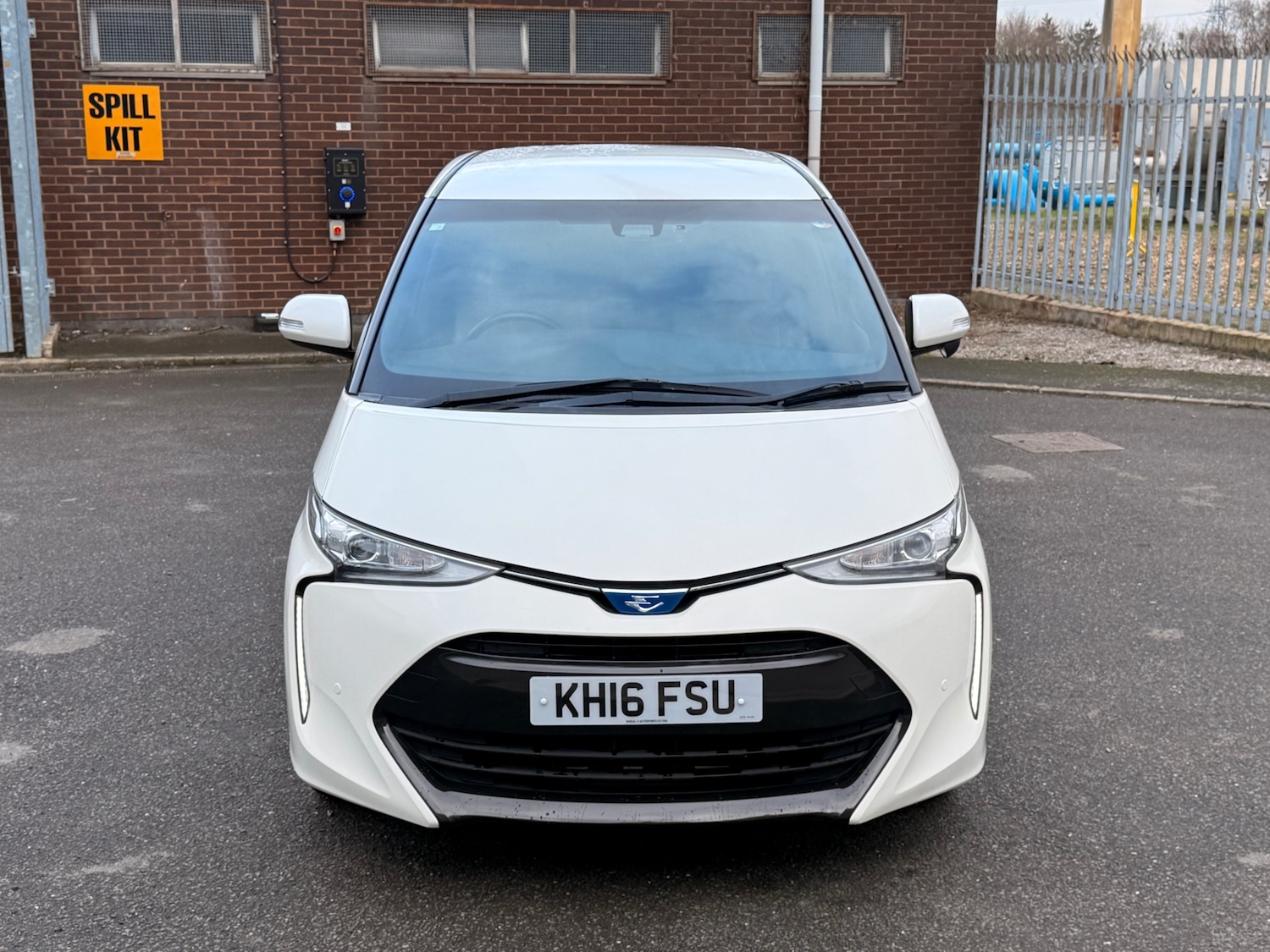 Used Toyota Estima 2016 for sale - 77570128: Photo 17