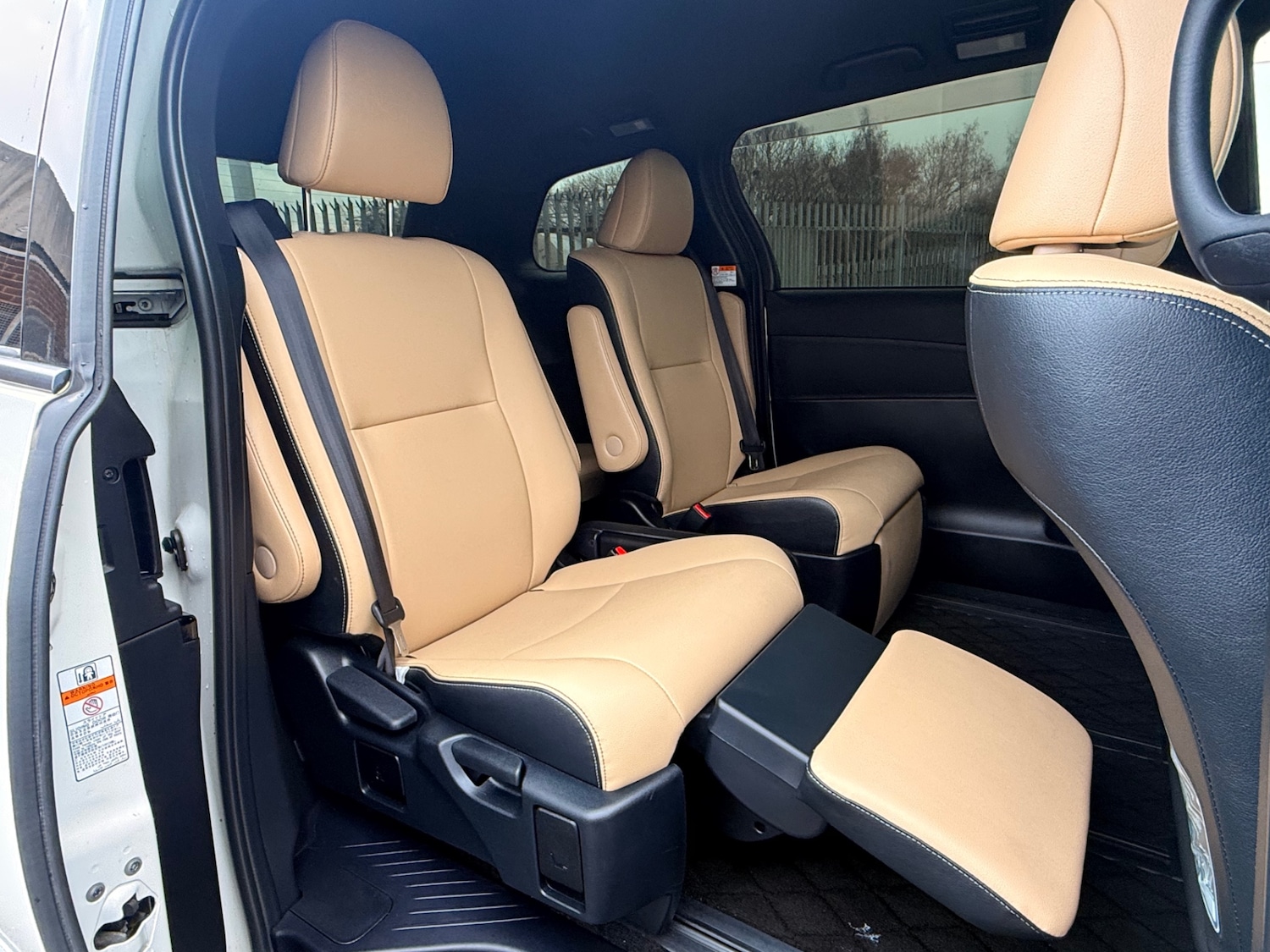 Used Toyota Estima 2016 for sale - 77570128: Photo 27