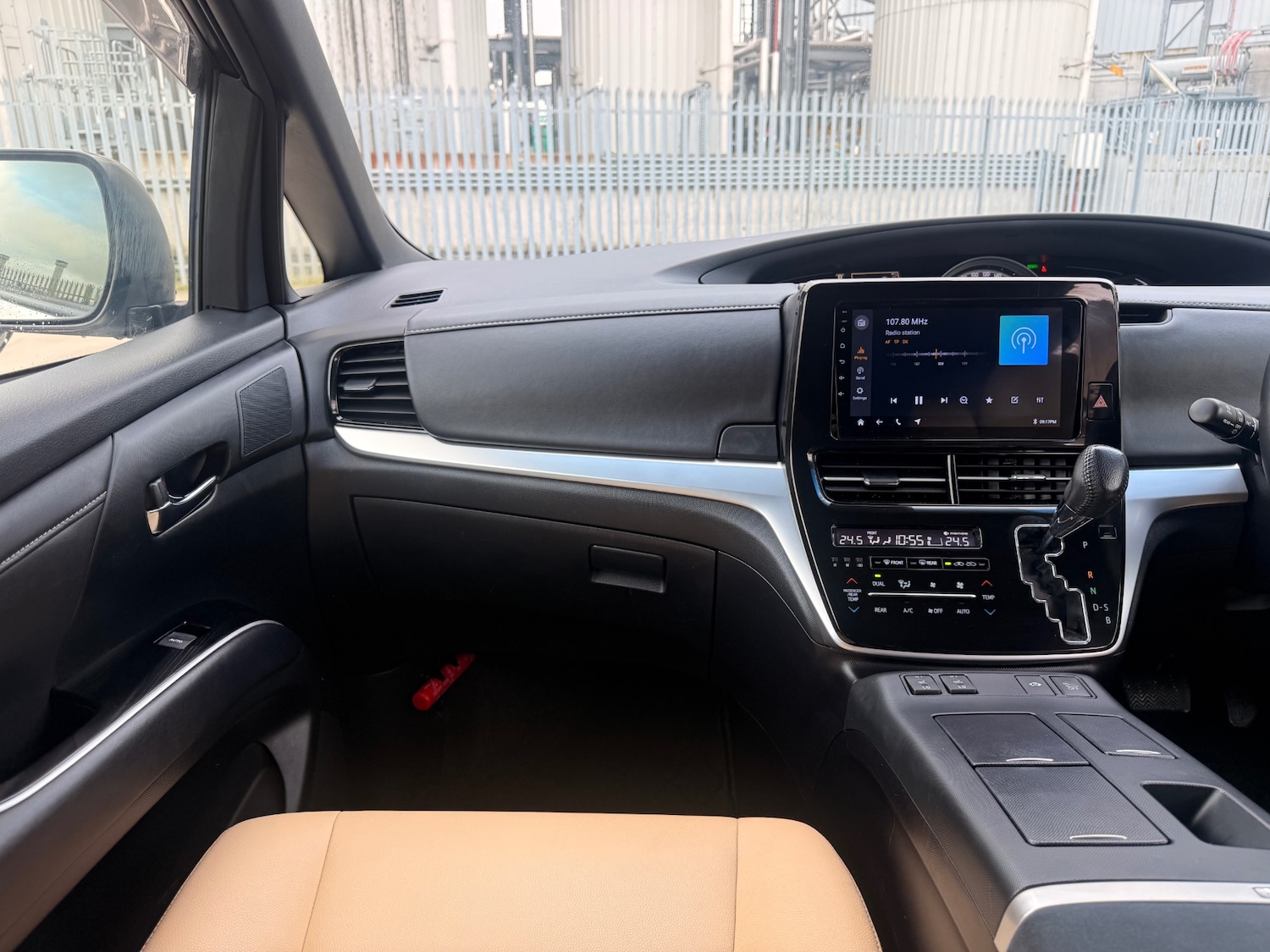 Used Toyota Estima 2016 for sale - 77570128: Photo 32