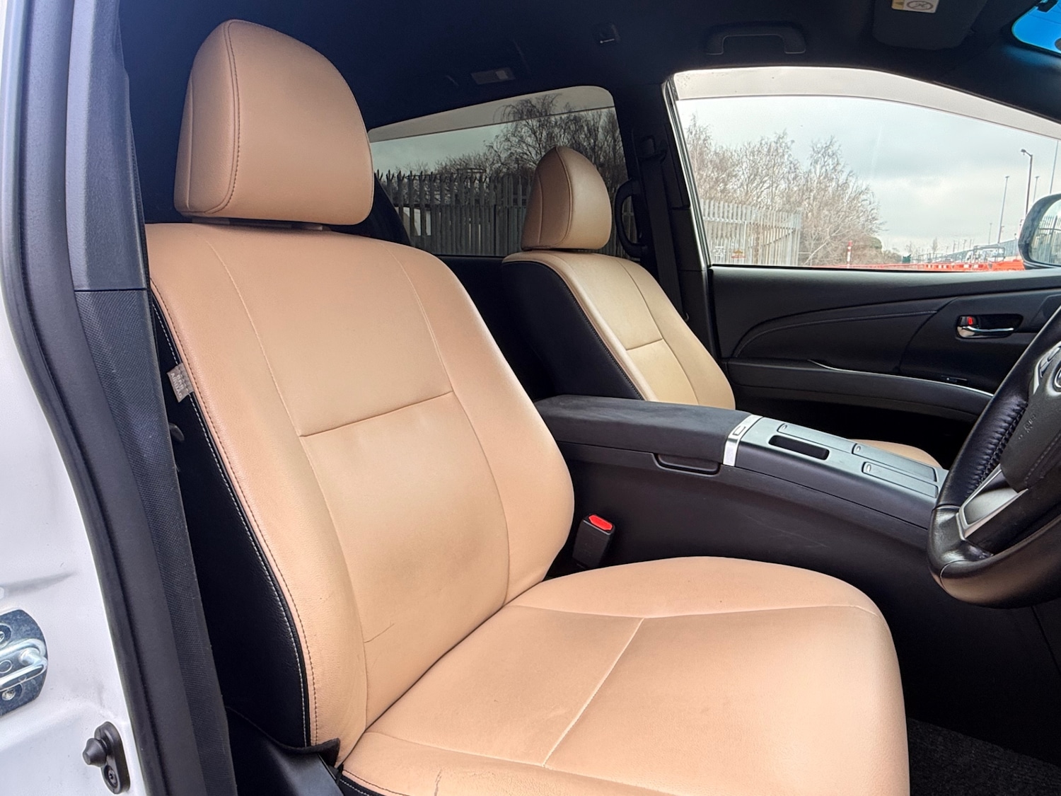 Used Toyota Estima 2016 for sale - 77570128: Photo 37