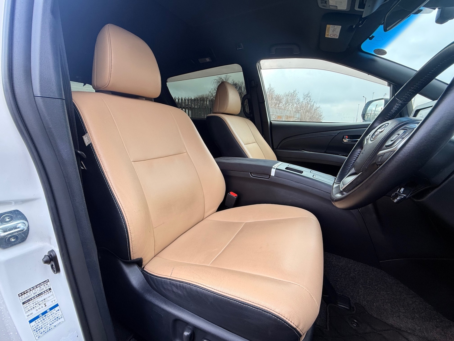 Used Toyota Estima 2016 for sale - 77570128: Photo 38