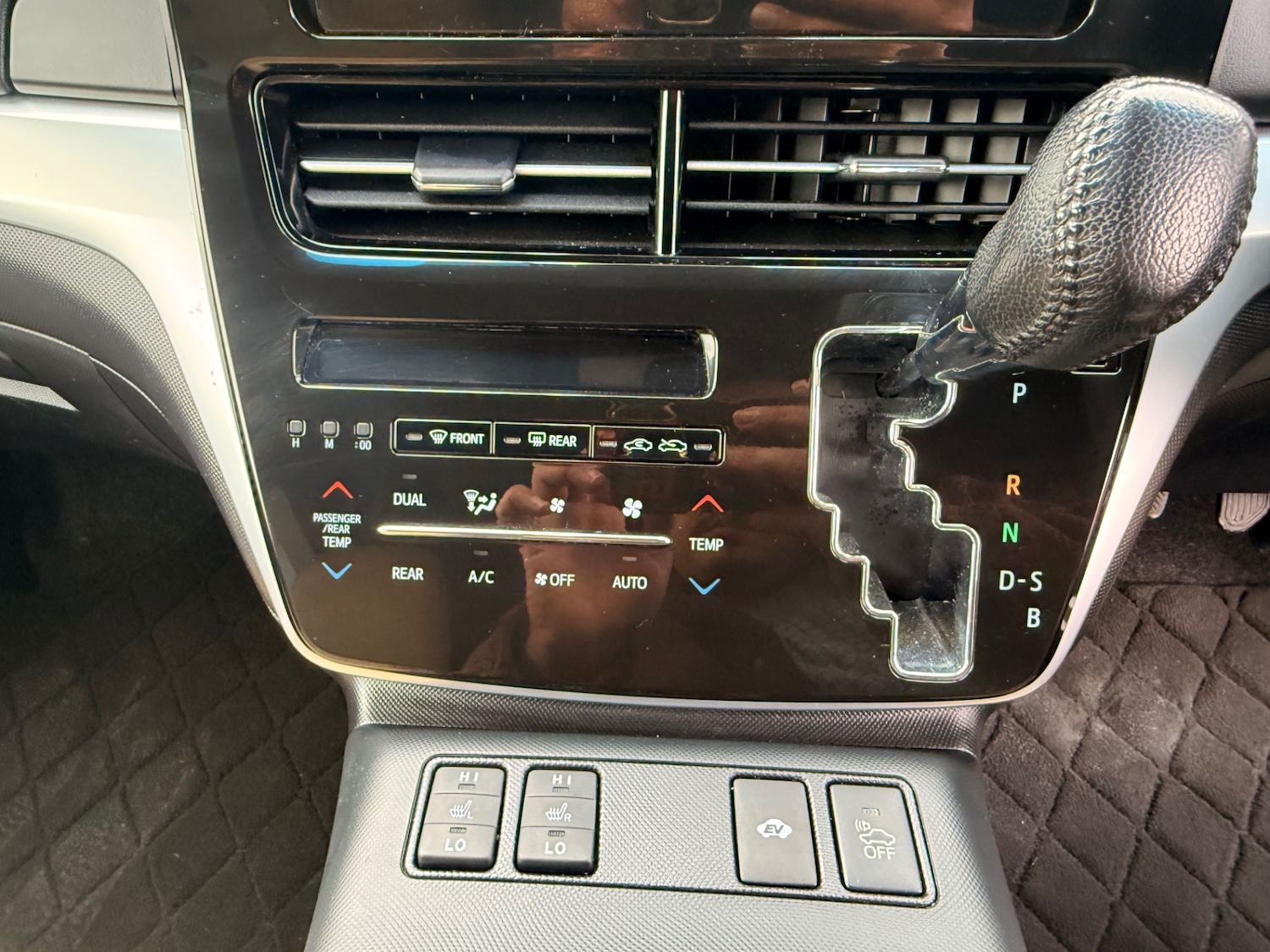 Used Toyota Estima 2016 for sale - 77570128: Photo 41