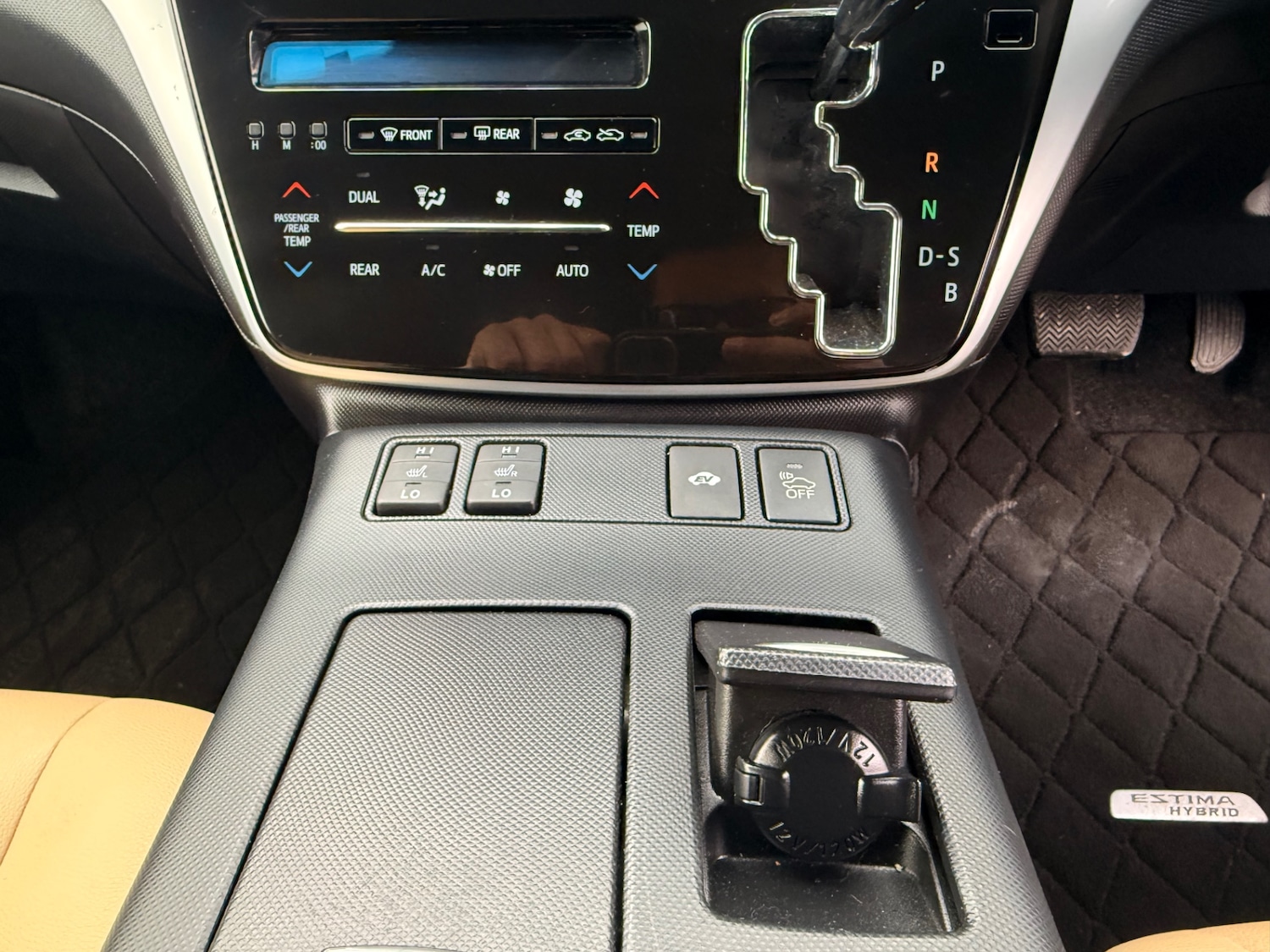 Used Toyota Estima 2016 for sale - 77570128: Photo 43